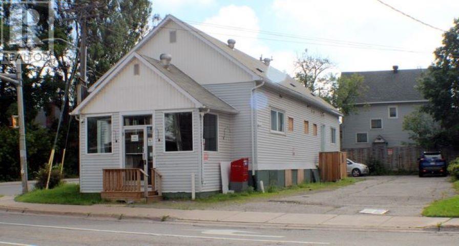 346 North St Property Photo 2