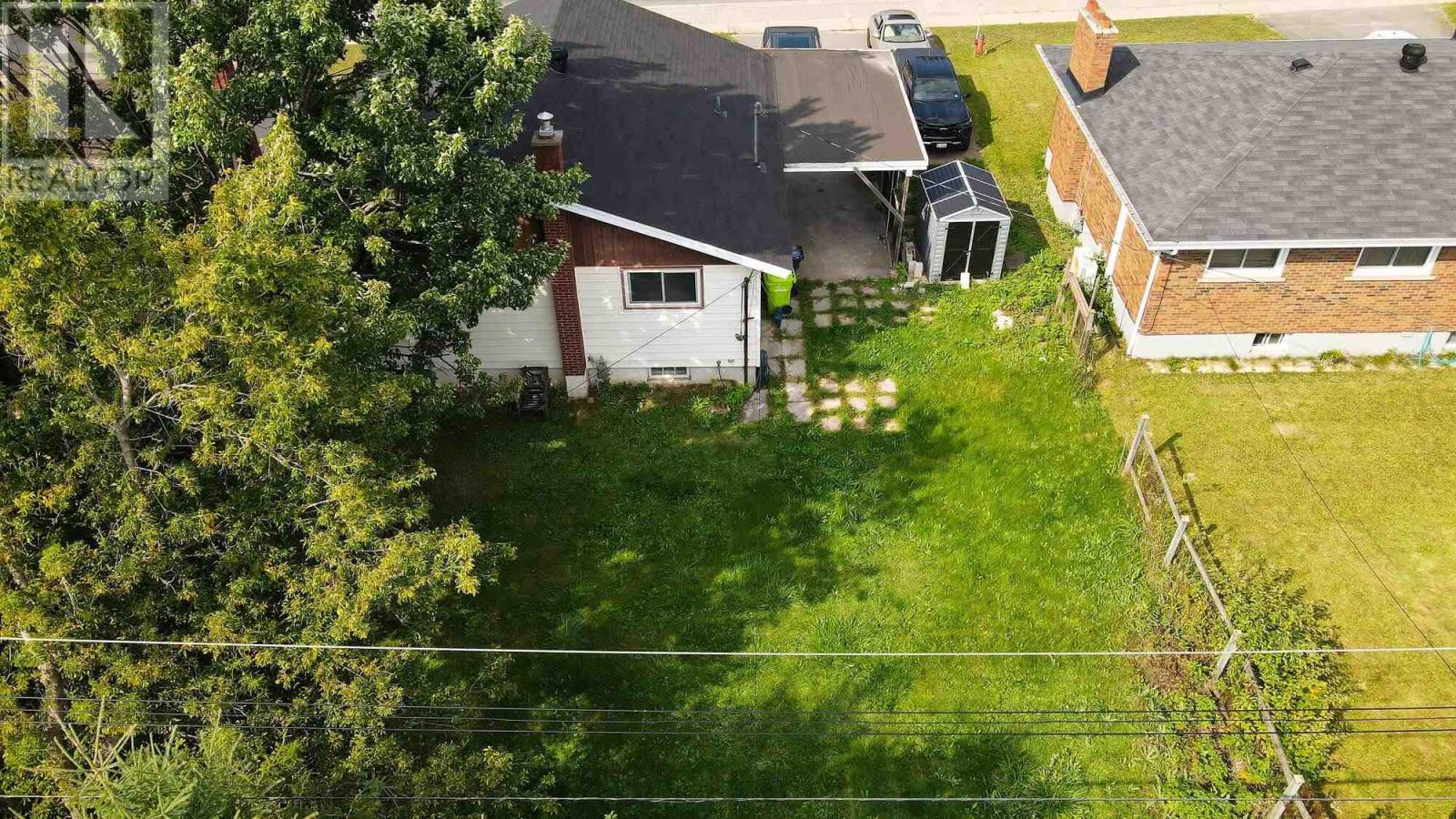 287 Second Lin E Property Photo 8