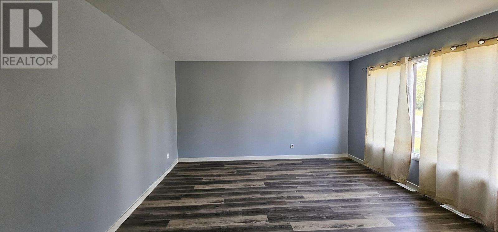 287 Second Lin E Property Photo 18