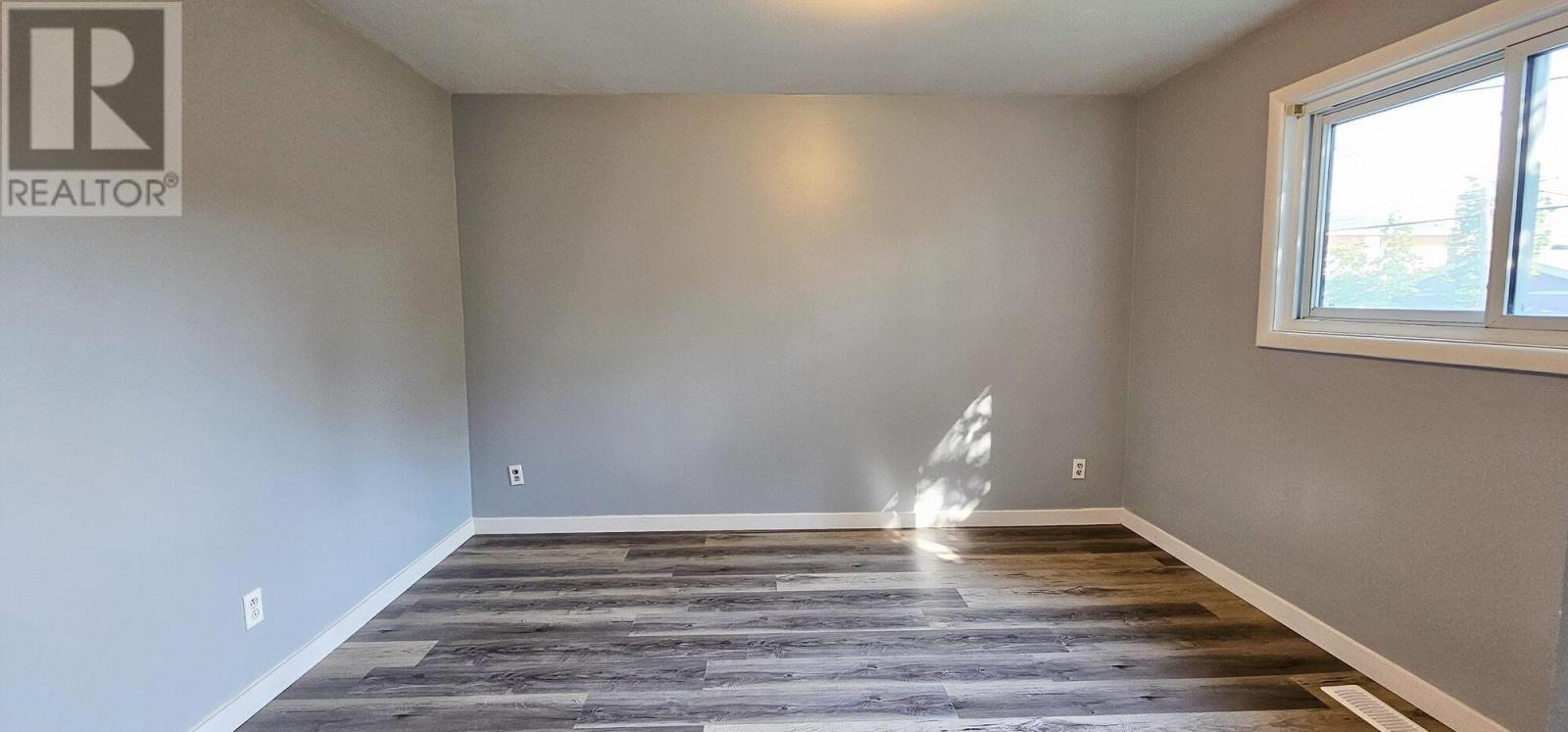 287 Second Lin E Property Photo 30