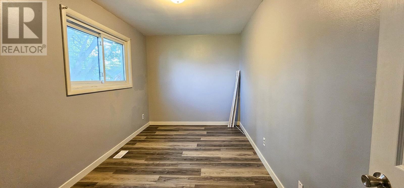 287 Second Lin E Property Photo 34