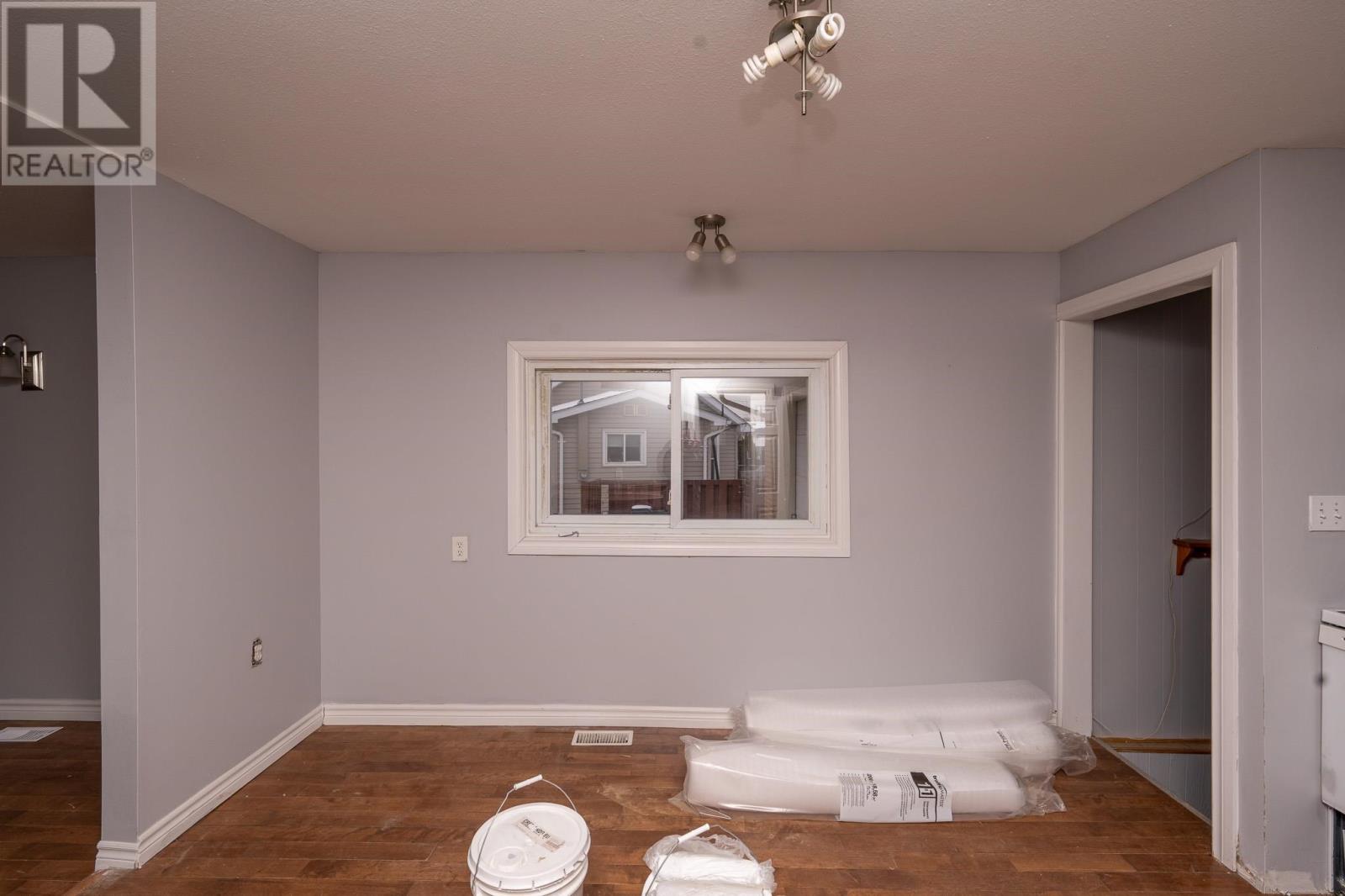 104 Wawanosh Ave Property Photo 10