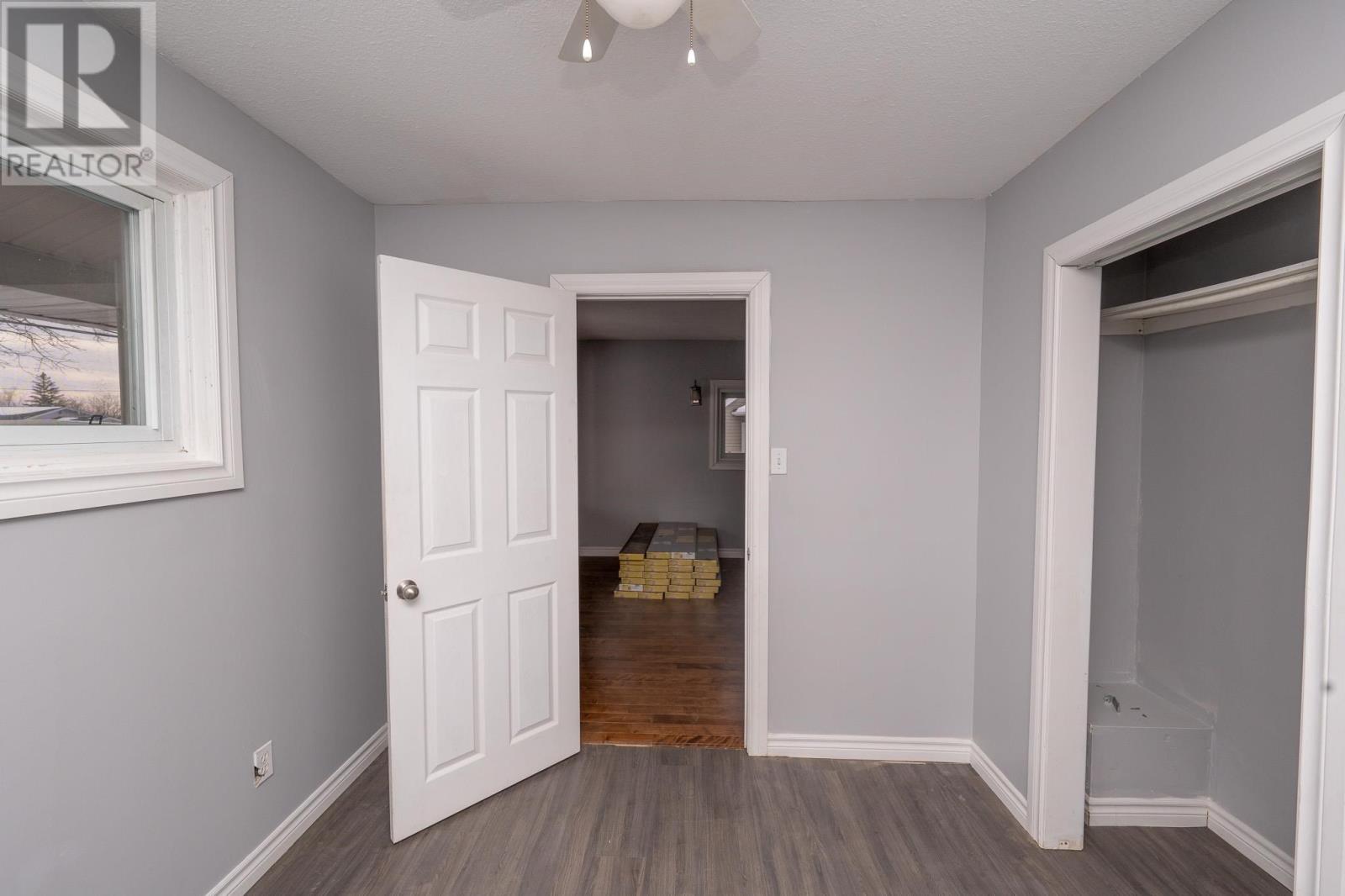 104 Wawanosh Ave Property Photo 16
