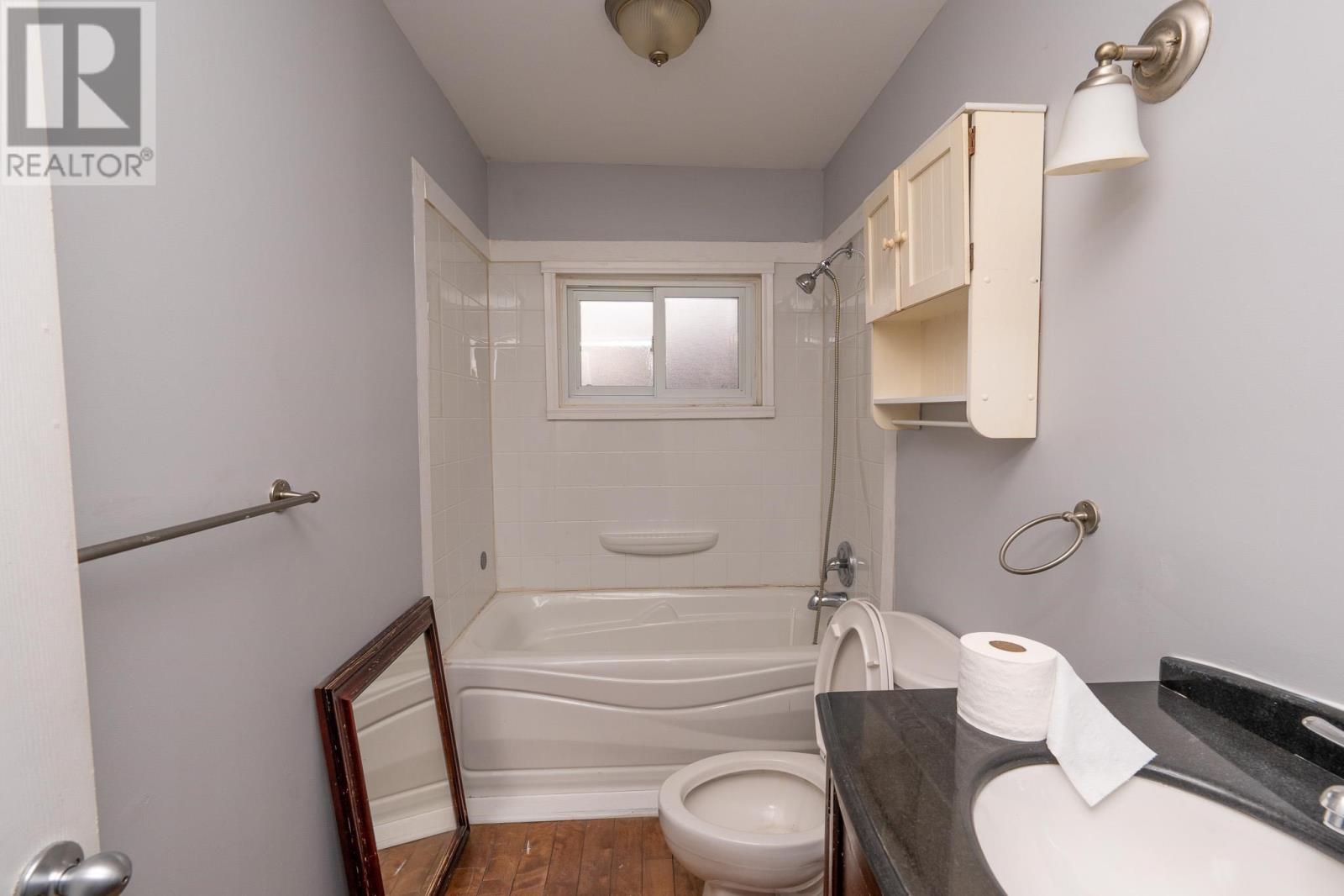 104 Wawanosh Ave Property Photo 24
