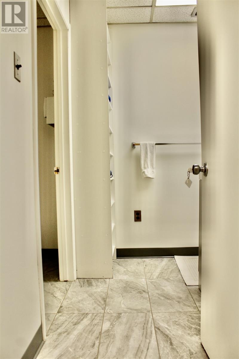 121 Front St Property Photo 14