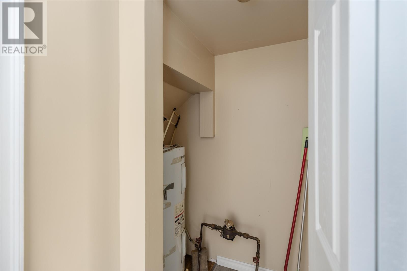 82 Grace St Property Photo 12