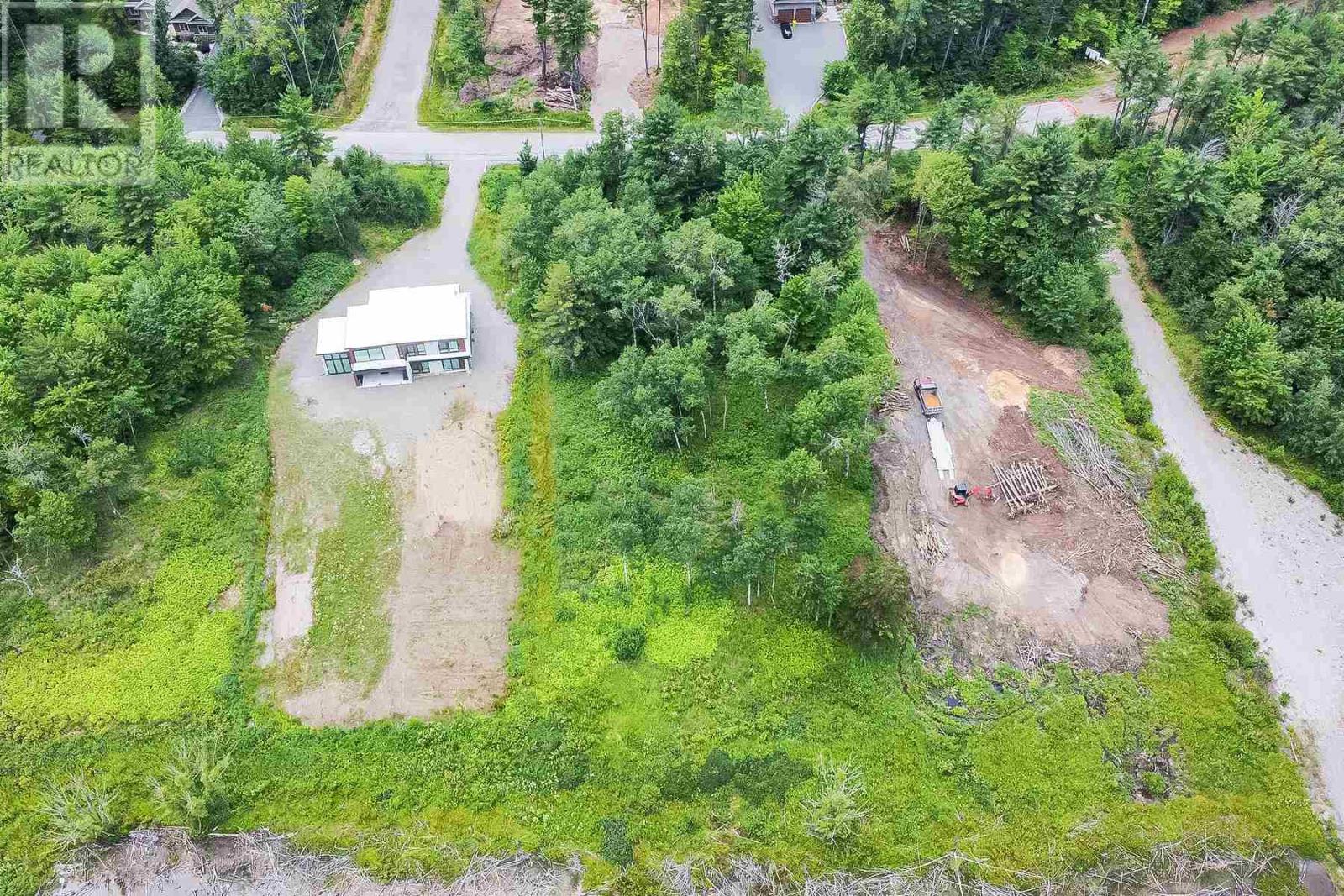 855 River Rd Property Photo 14