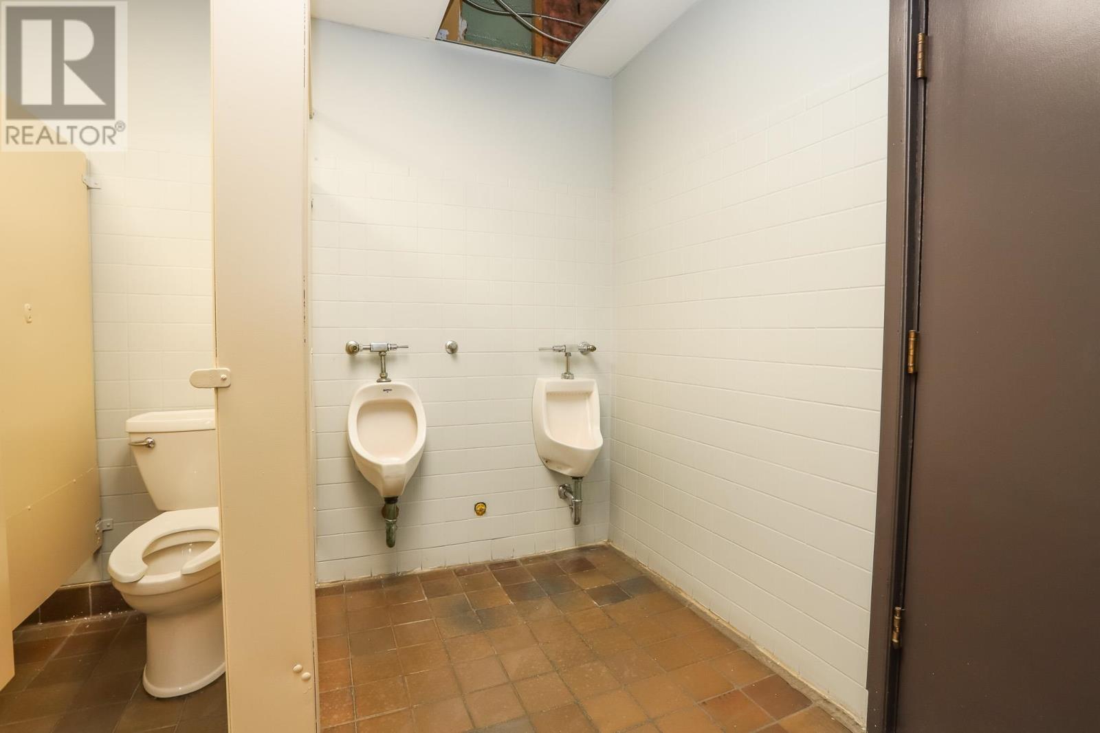 450 Albert St # B Property Photo 12