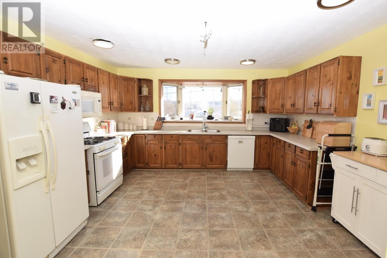 241 Woodward Ave Property Photo 10