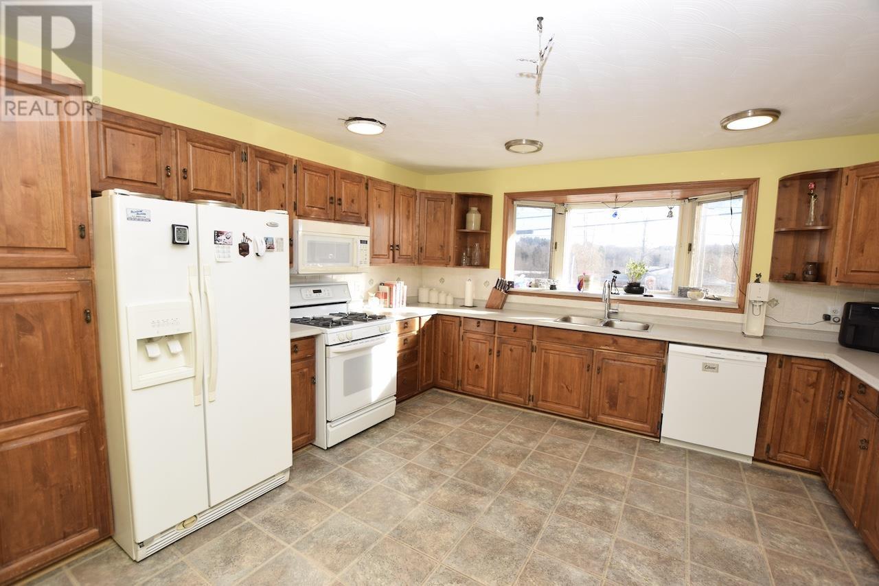 241 Woodward Ave Property Photo 11