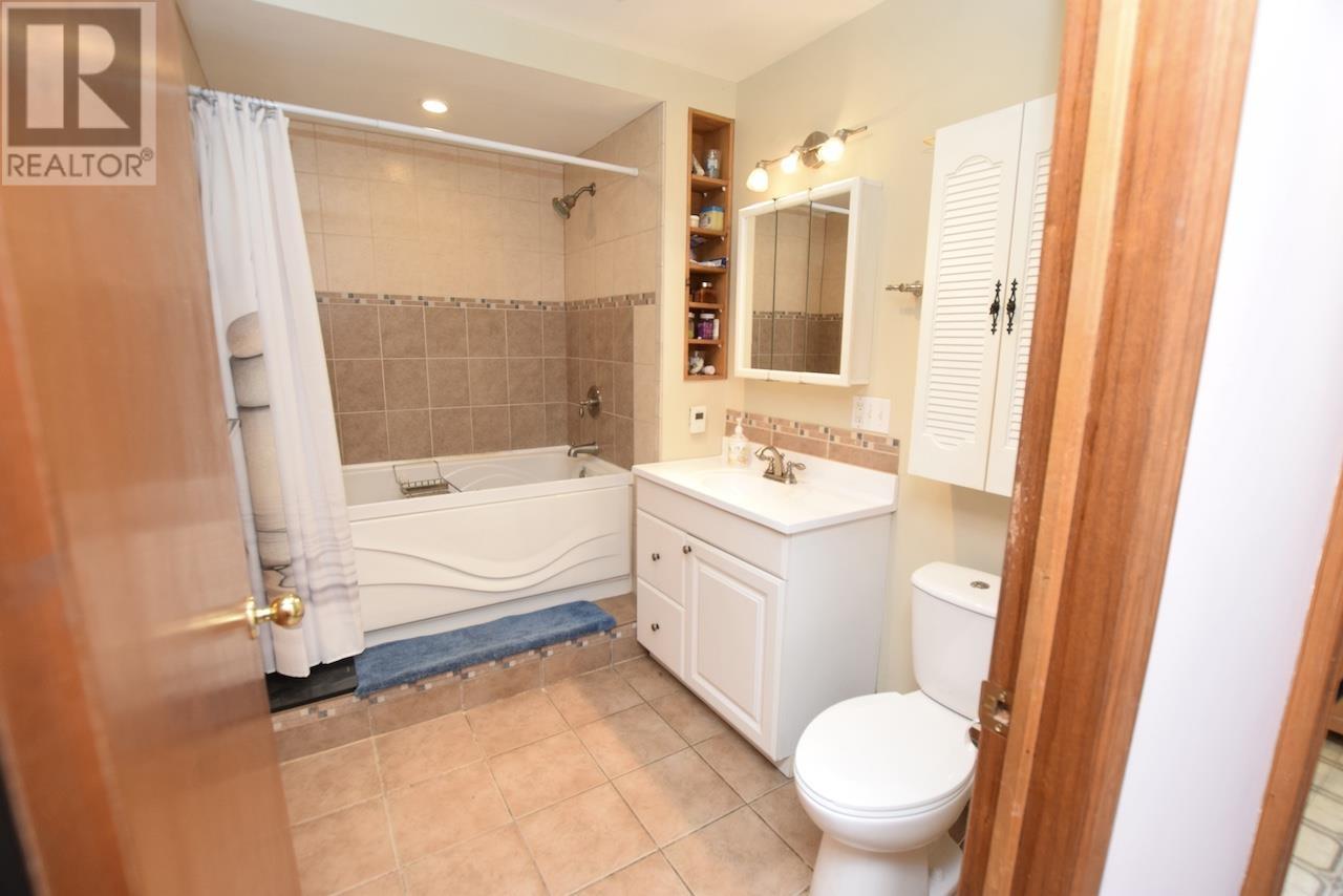 241 Woodward Ave Property Photo 27