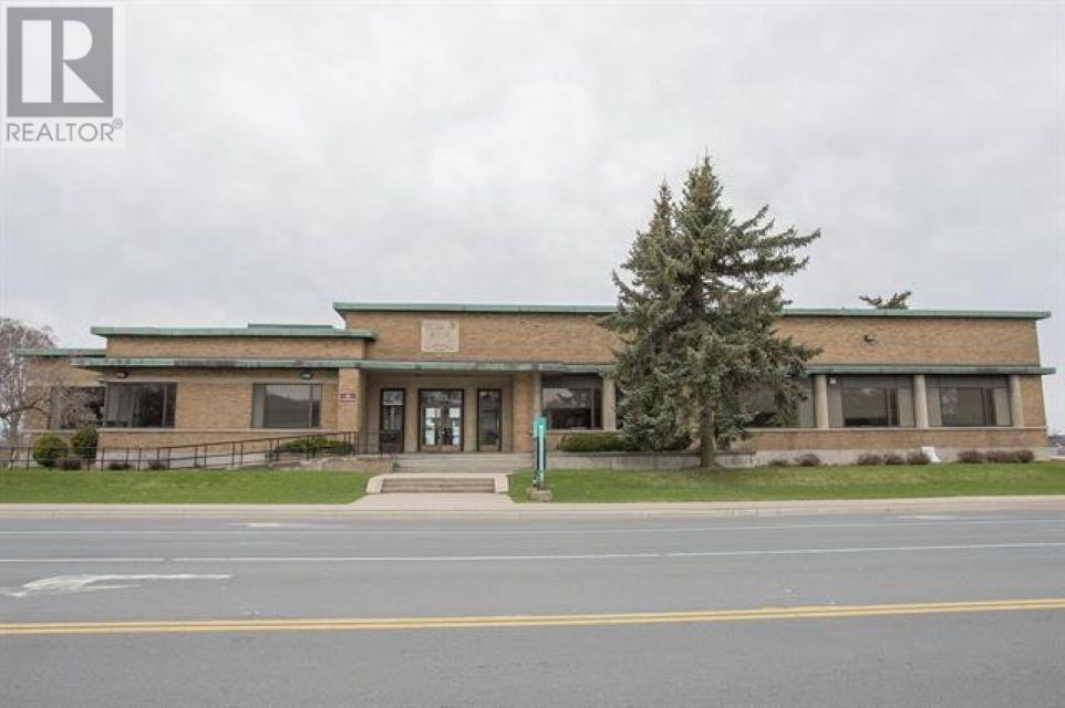 875 Queen St E # 5 Property Photo 2