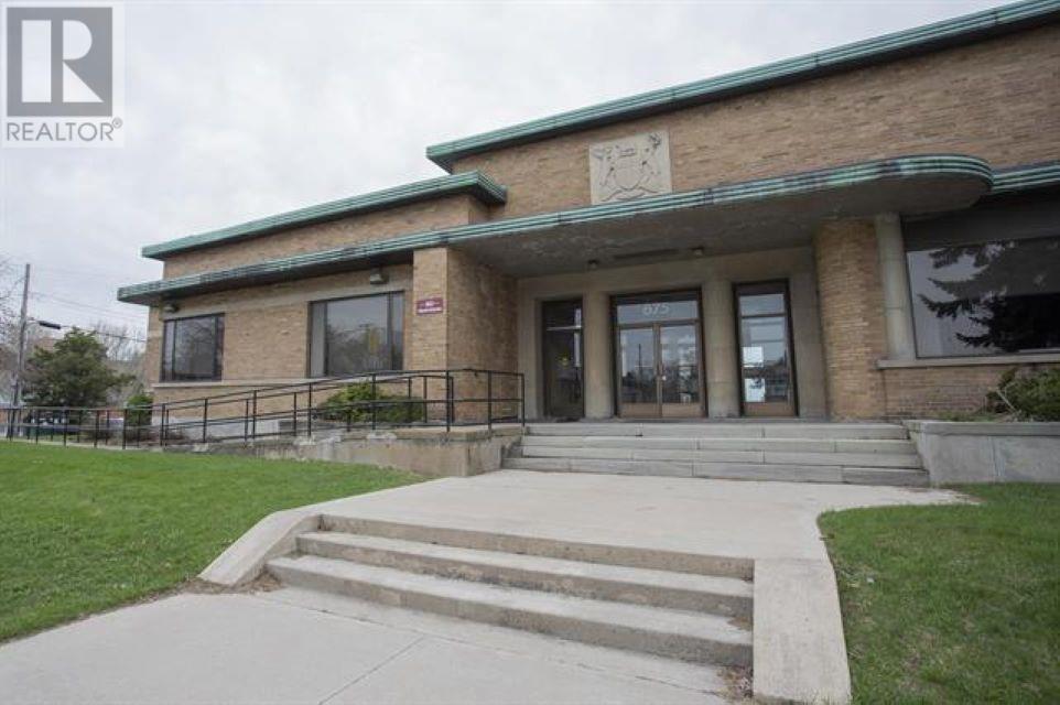 875 Queen St E # 5 Property Photo 4