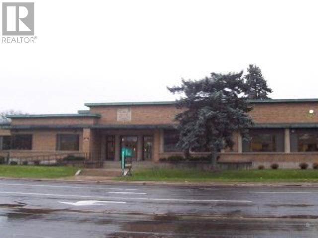 875 Queen St E # 5 Property Photo 11