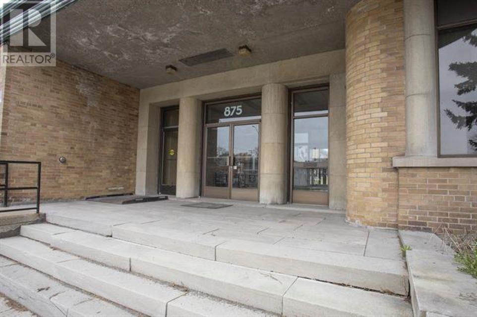 875 Queen St E # 4f Property Photo 3