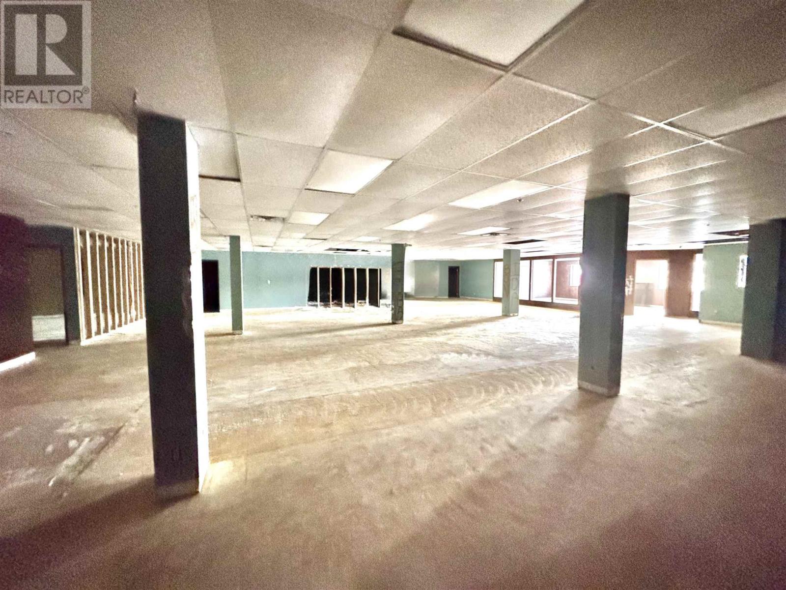 55 Broadway Ave Property Photo 4