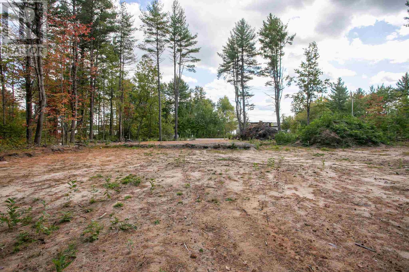 854 River Rd Property Photo 3