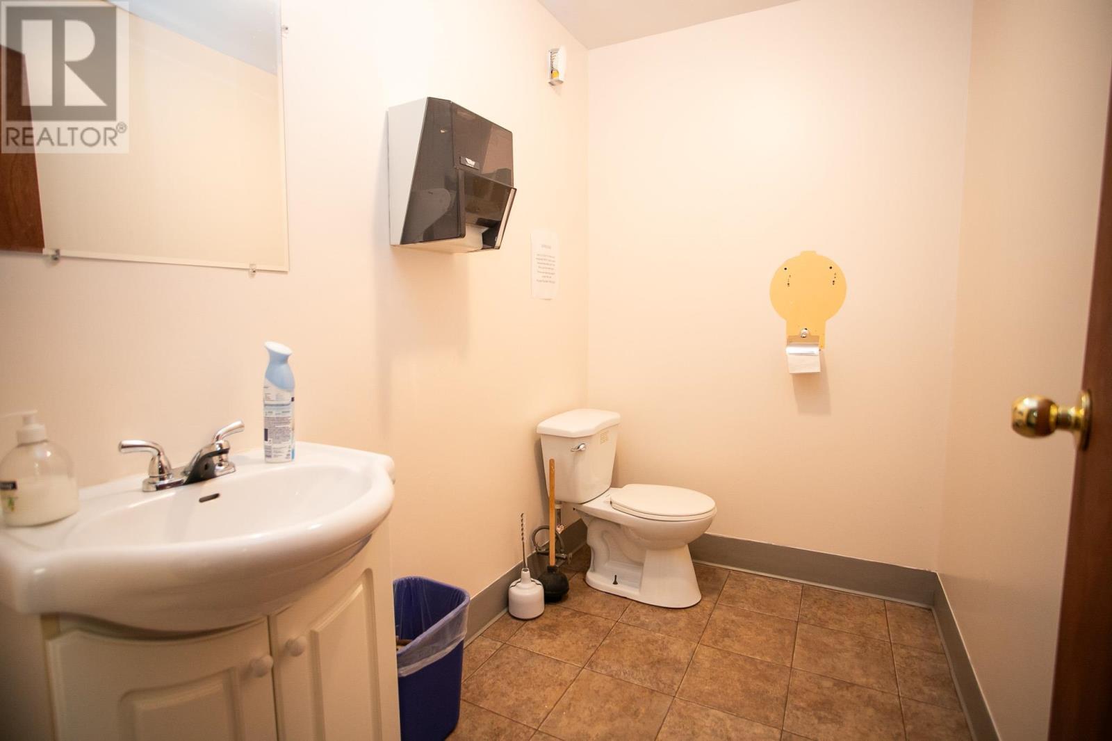 216 Second Lin # 4 Property Photo 14