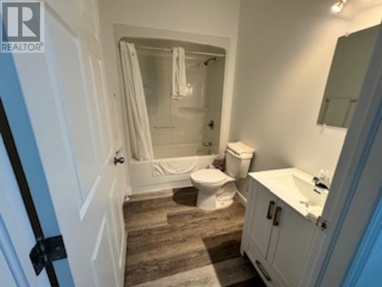 57 Broadway Ave Property Photo 8