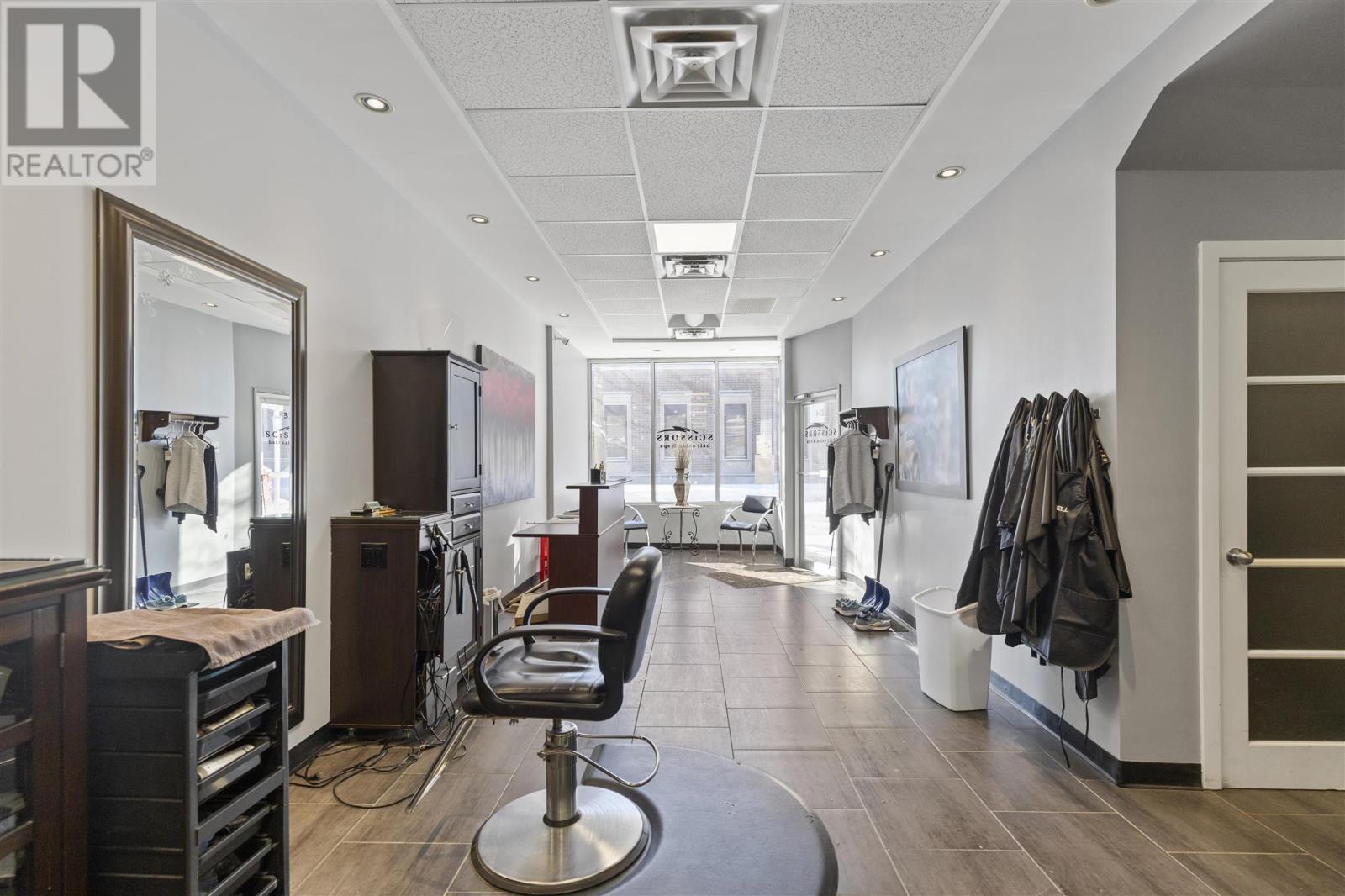 314 Queen St E Property Photo 8