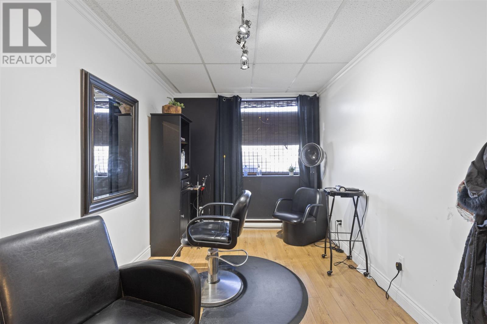 314 Queen St E Property Photo 17