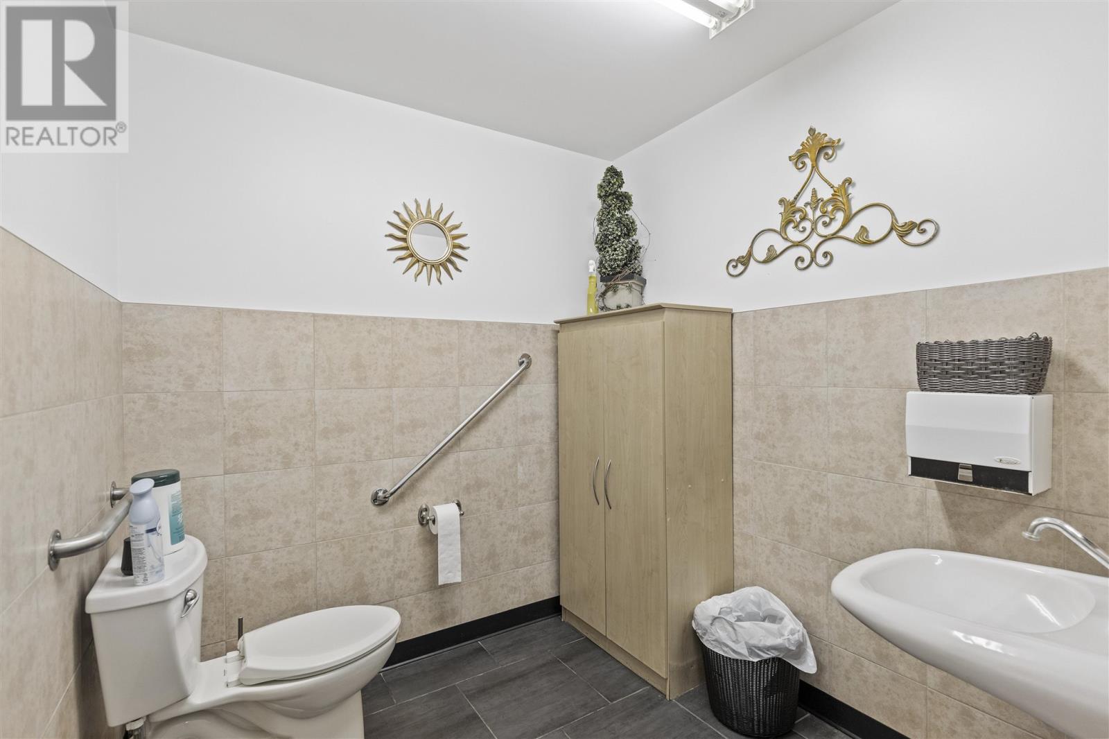 314 Queen St E Property Photo 20