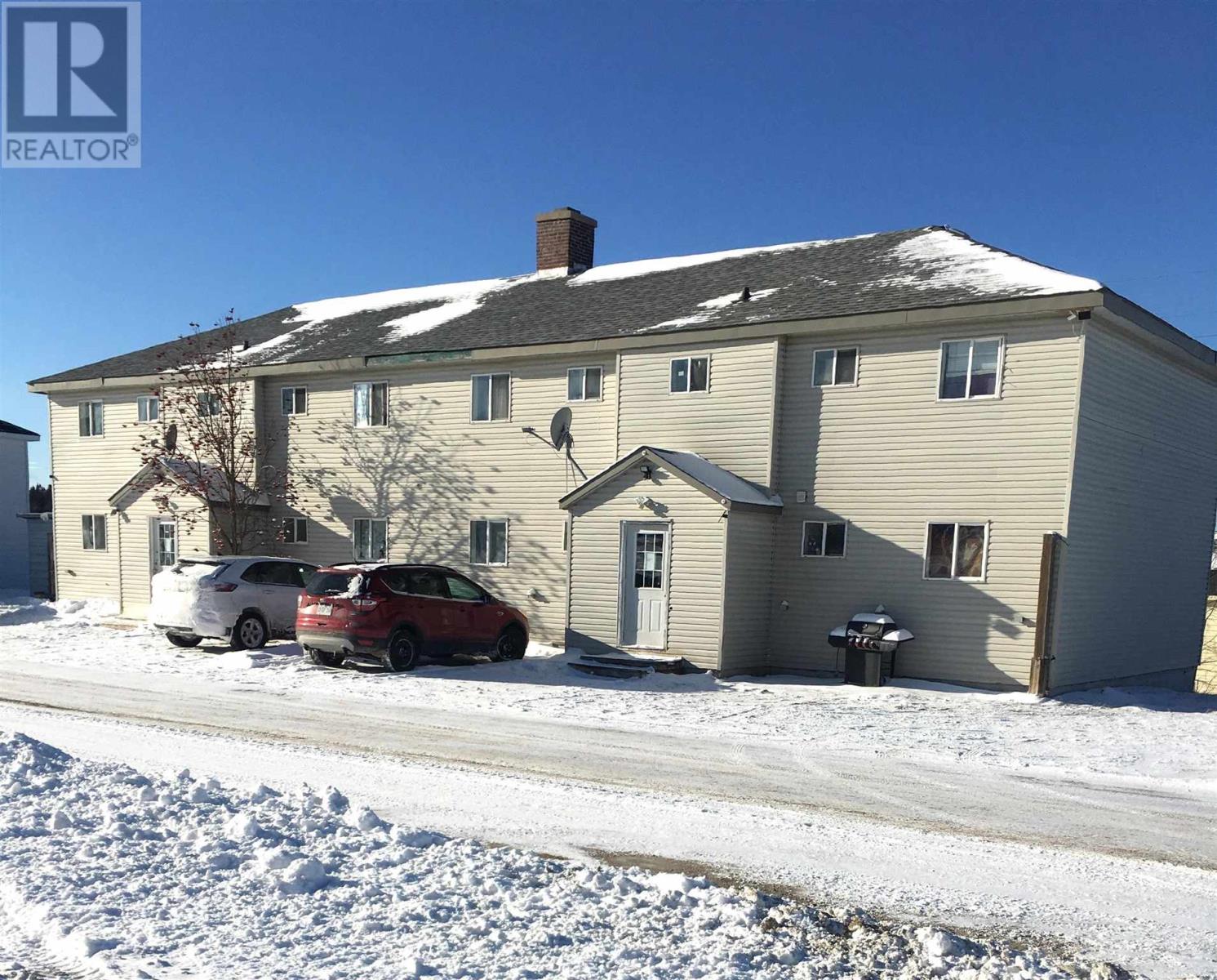 2 Whitman Ct Property Photo