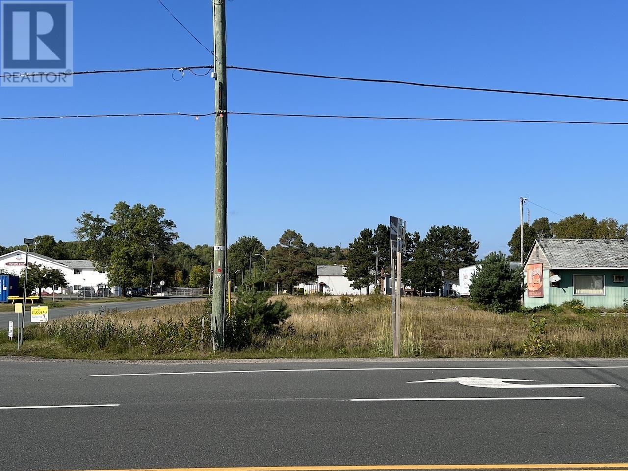 22252 Highway 17 Property Photo 1