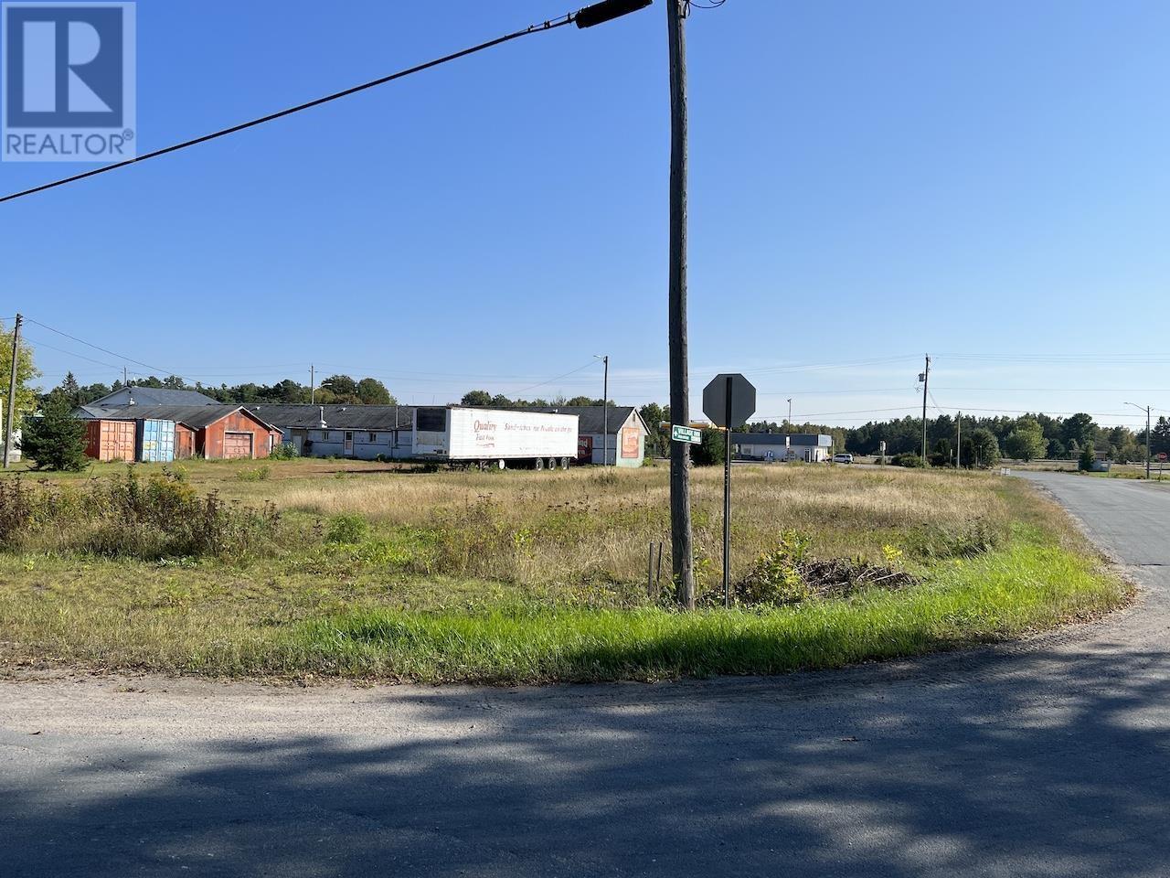 22252 Highway 17 Property Photo 3