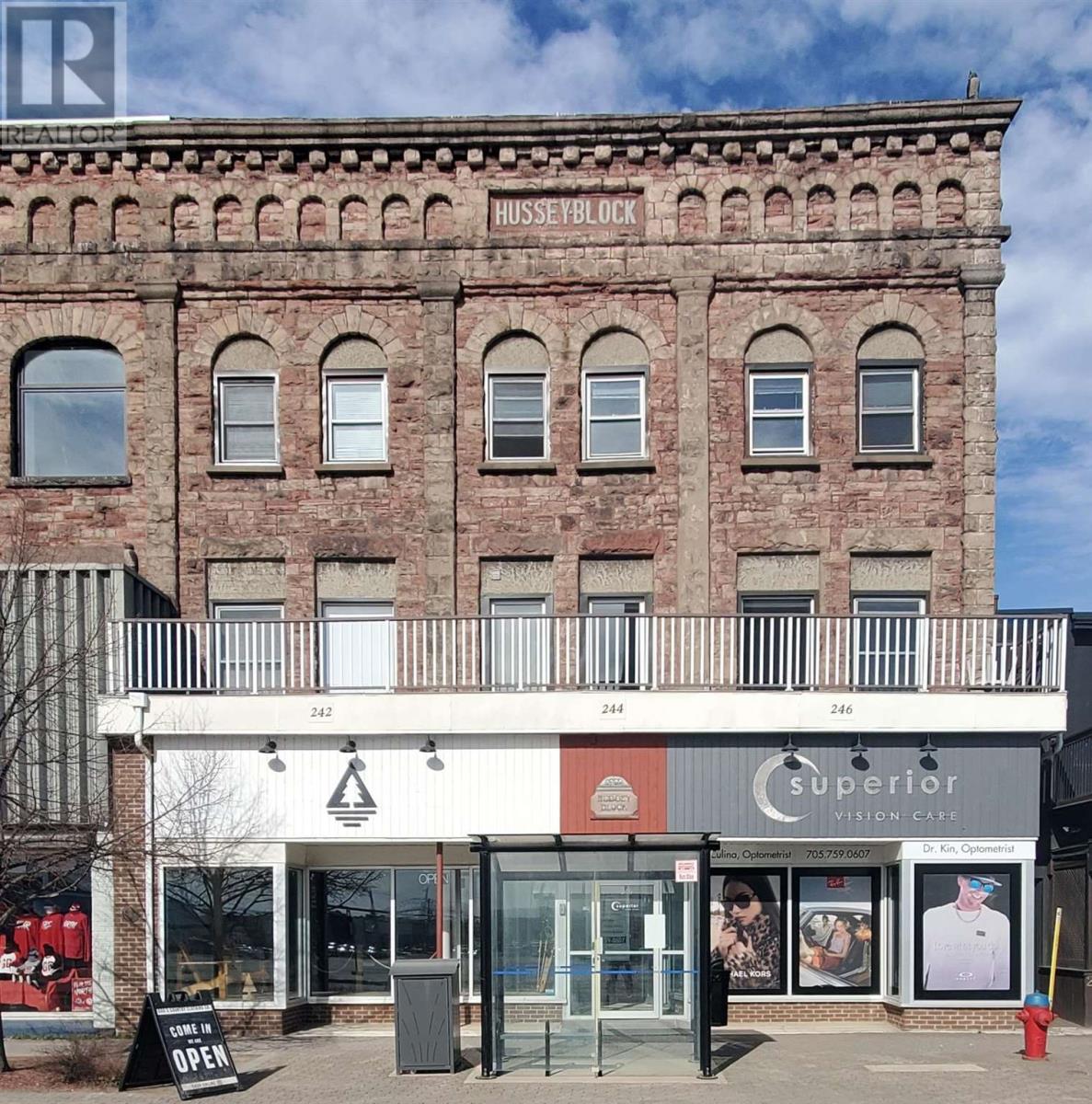 242-246 Queen St E Property Photo 1