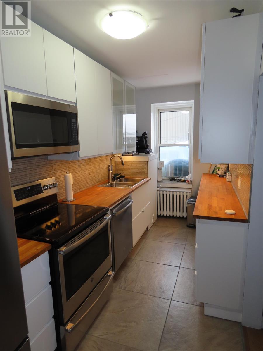 242-246 Queen St E Property Photo 10