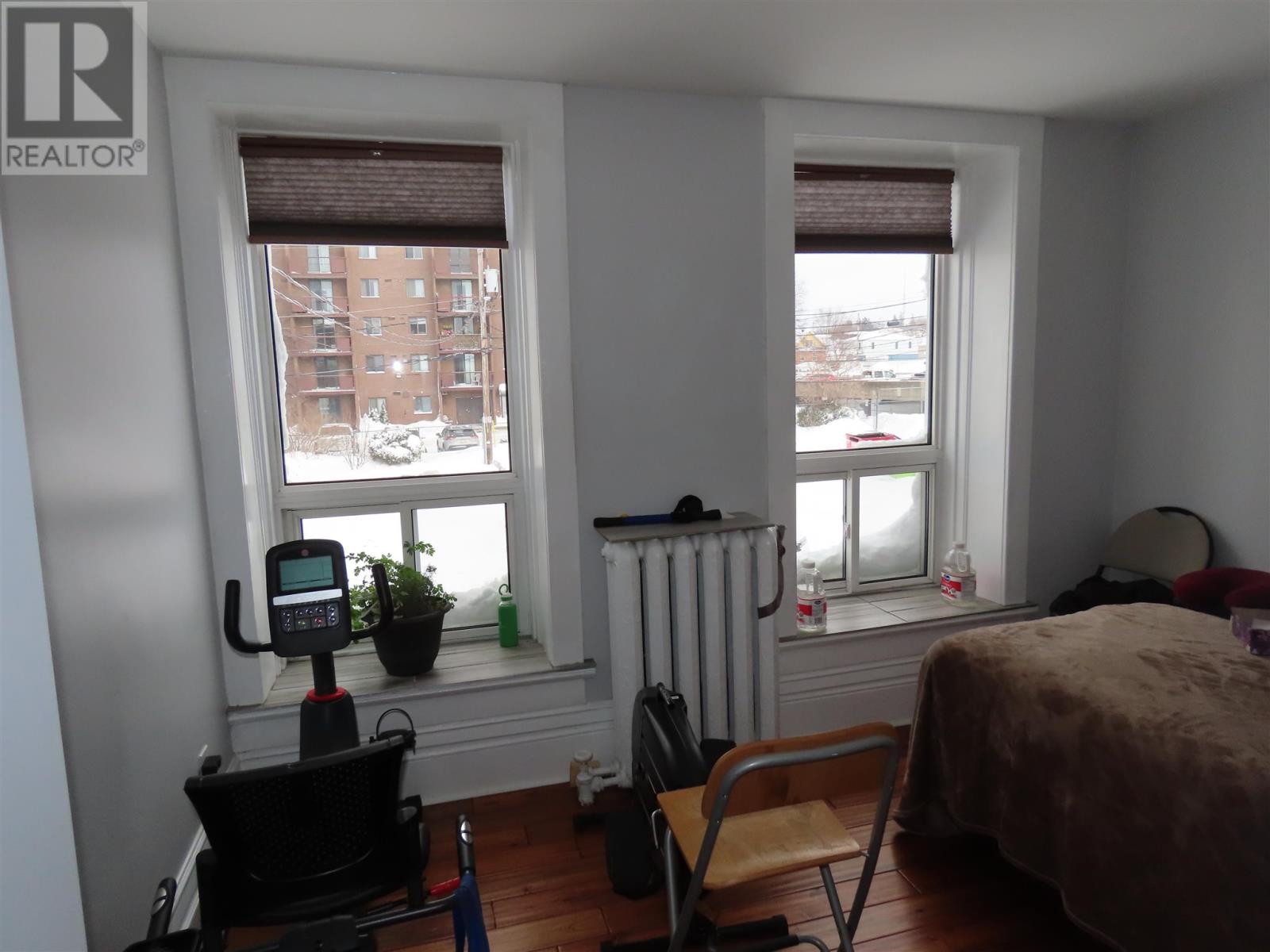 242-246 Queen St E Property Photo 14