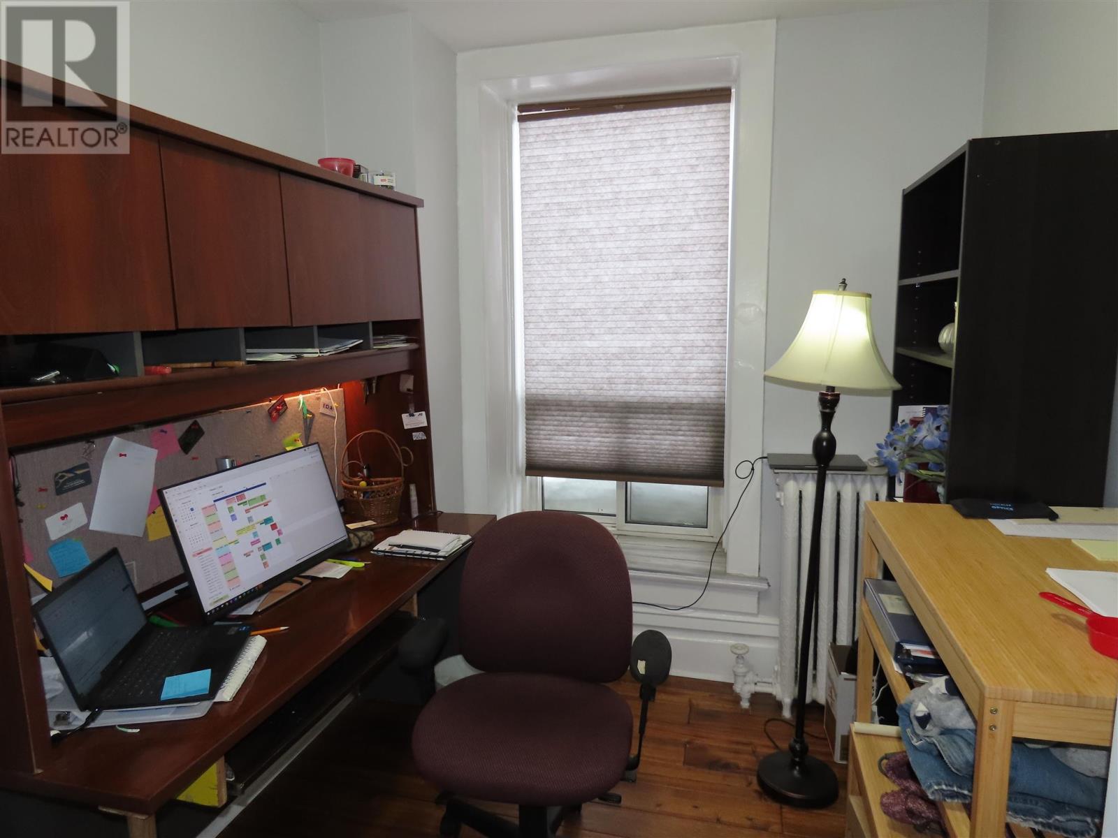242-246 Queen St E Property Photo 17