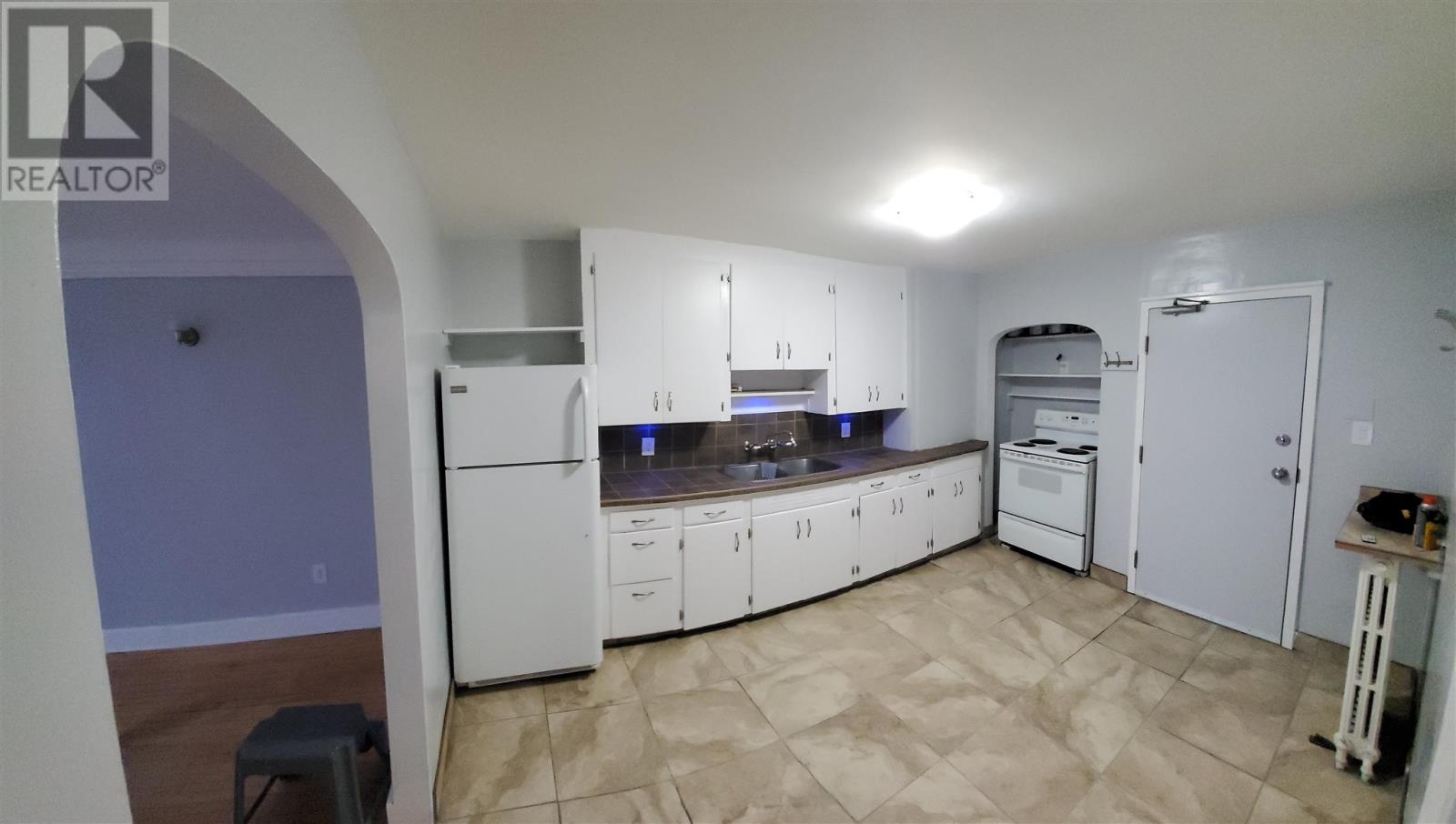 242-246 Queen St E Property Photo 21