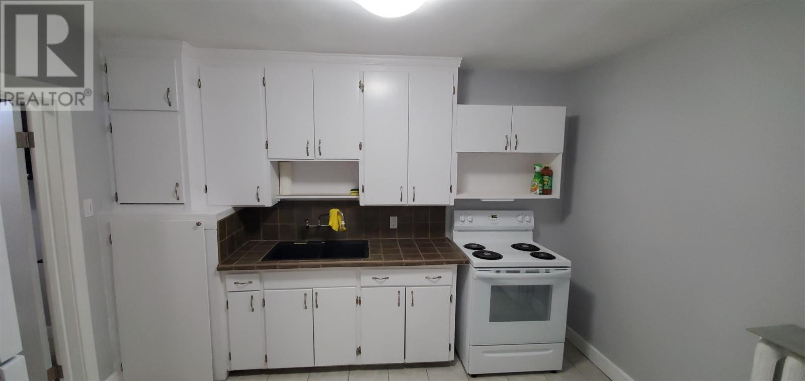 242-246 Queen St E Property Photo 28