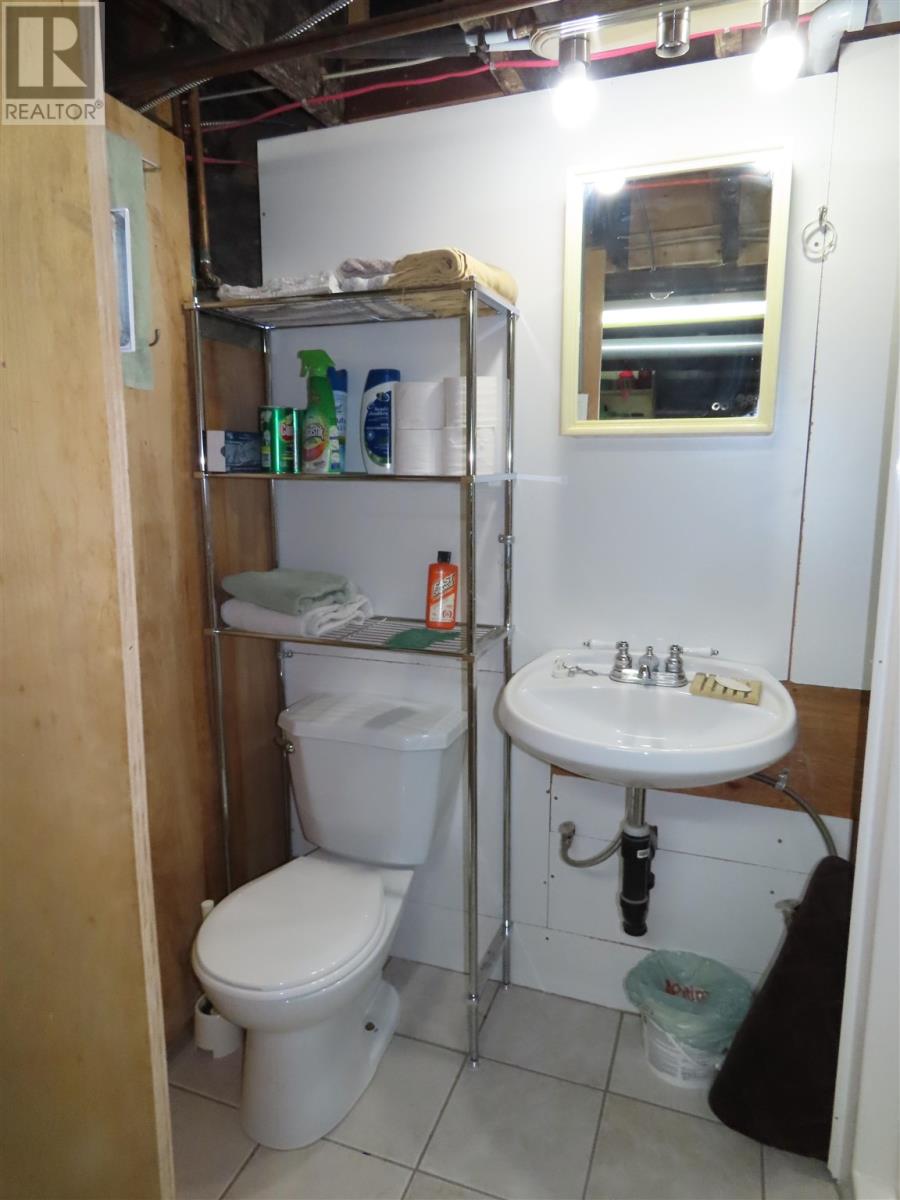 242-246 Queen St E Property Photo 36