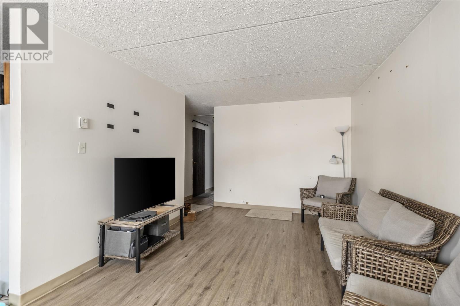 269 Goulais Ave Property Photo 14