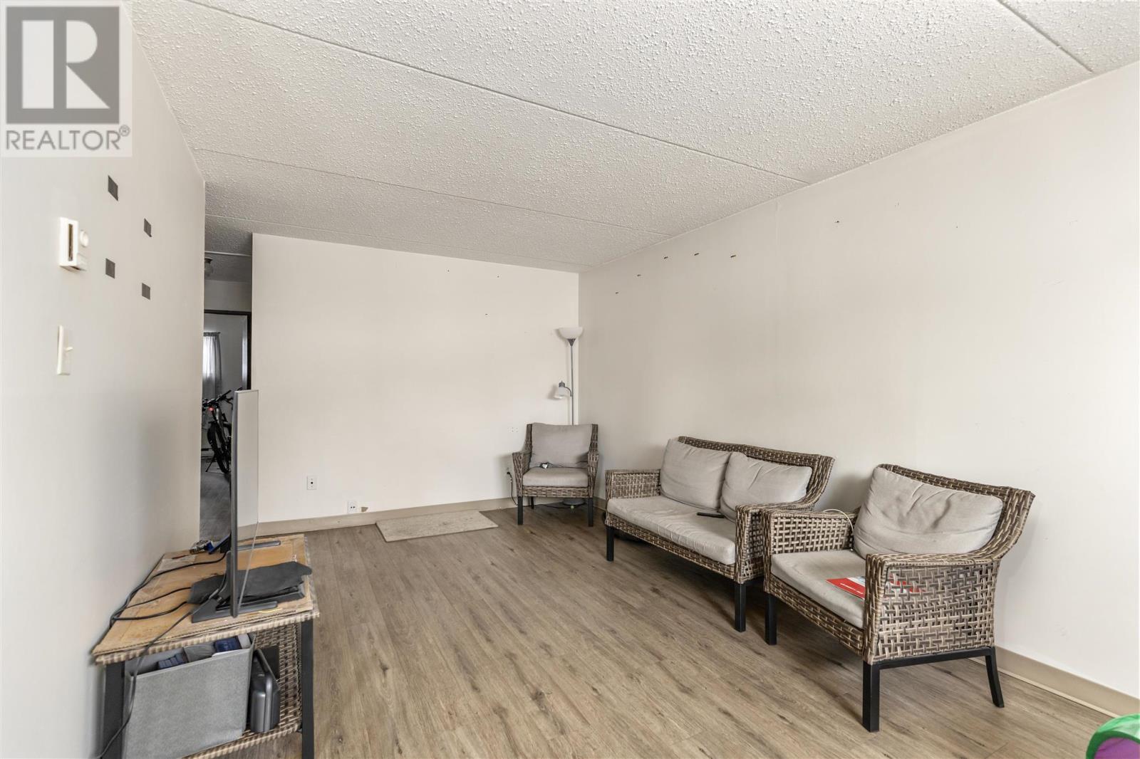 269 Goulais Ave Property Photo 15