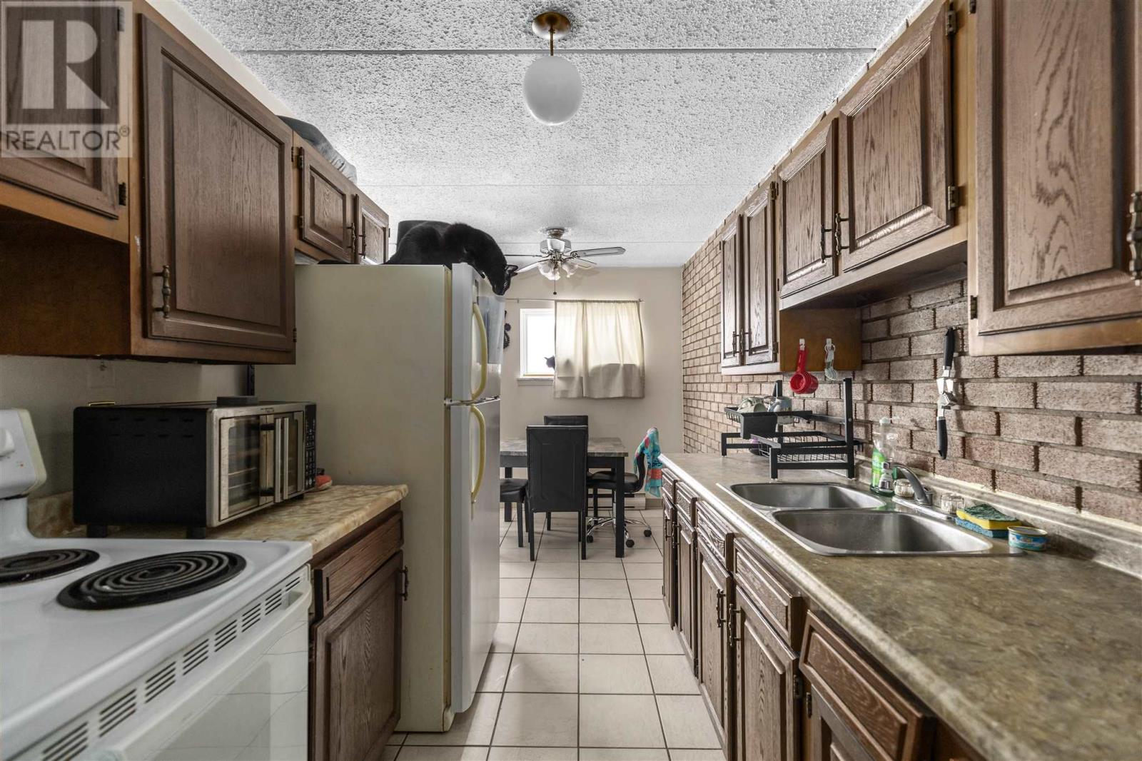 269 Goulais Ave Property Photo 19