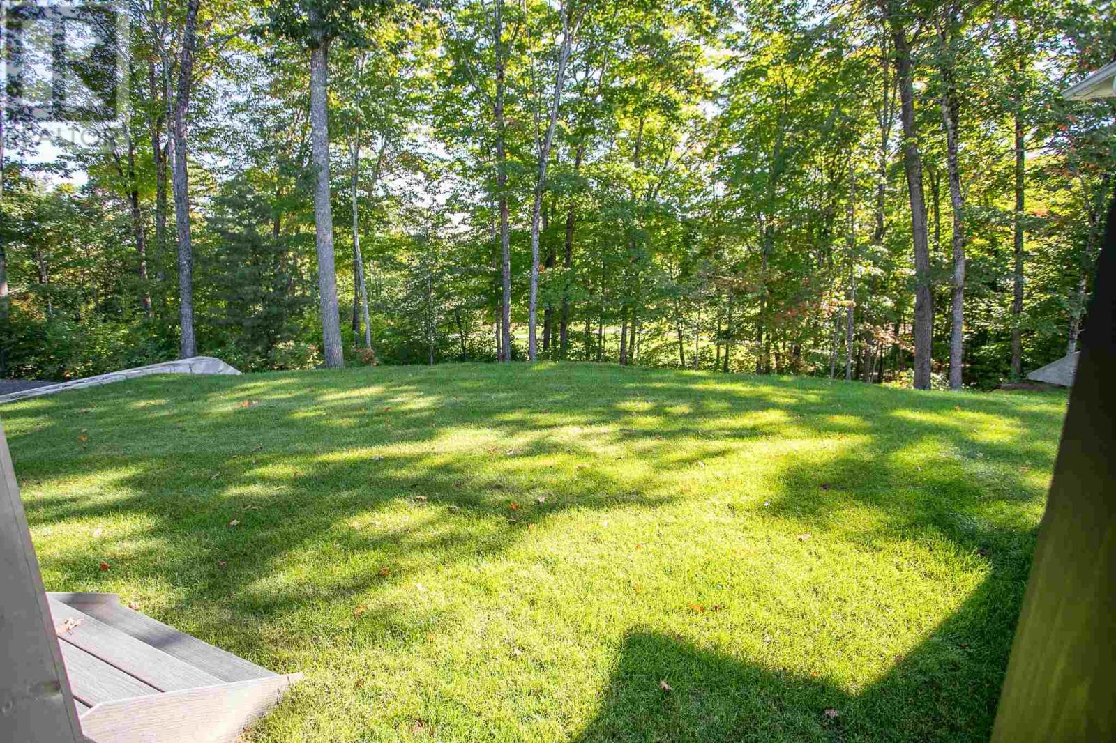 8 Bluffs Dr Property Photo 3