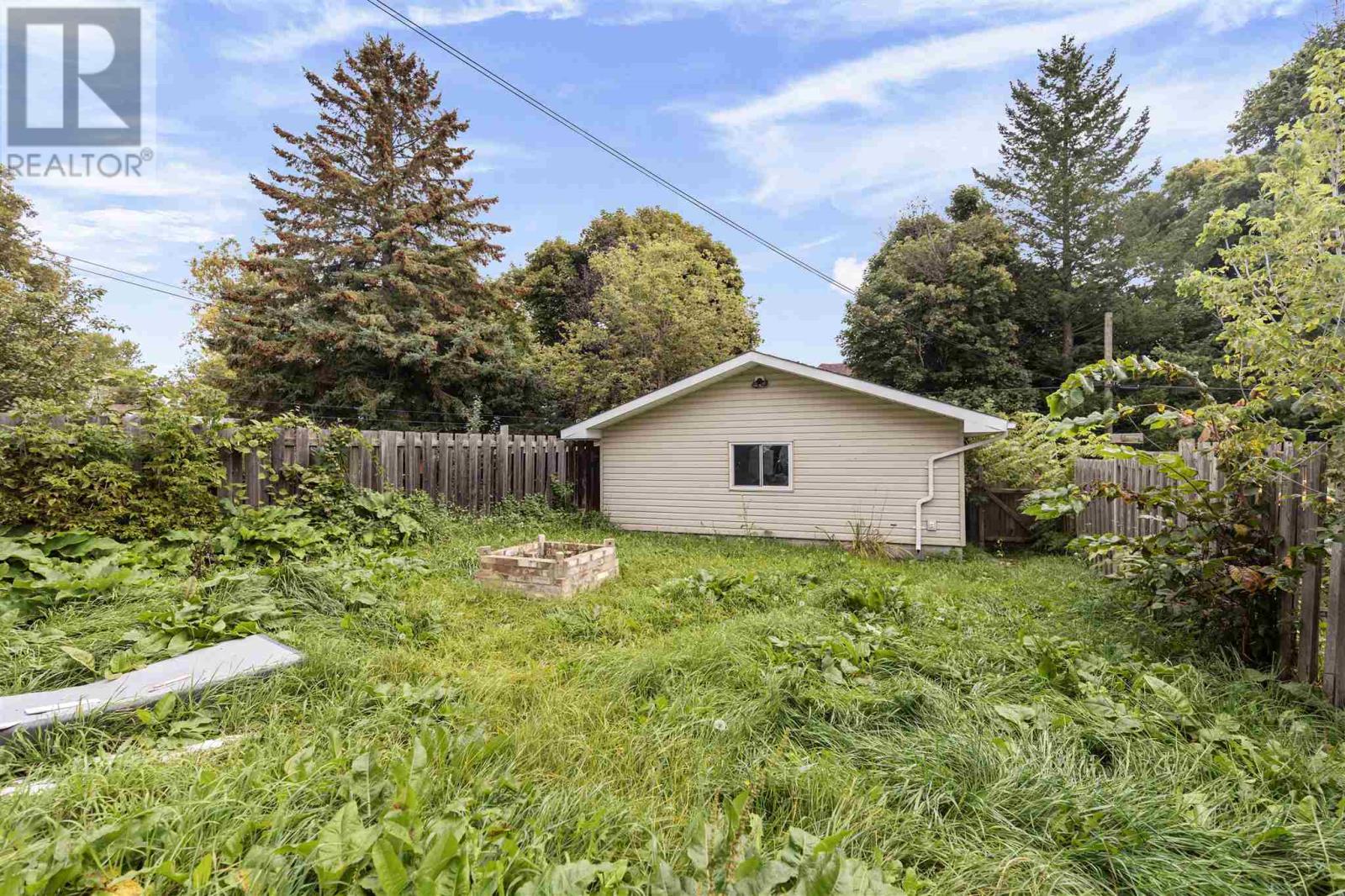 162 Pim St Property Photo 4