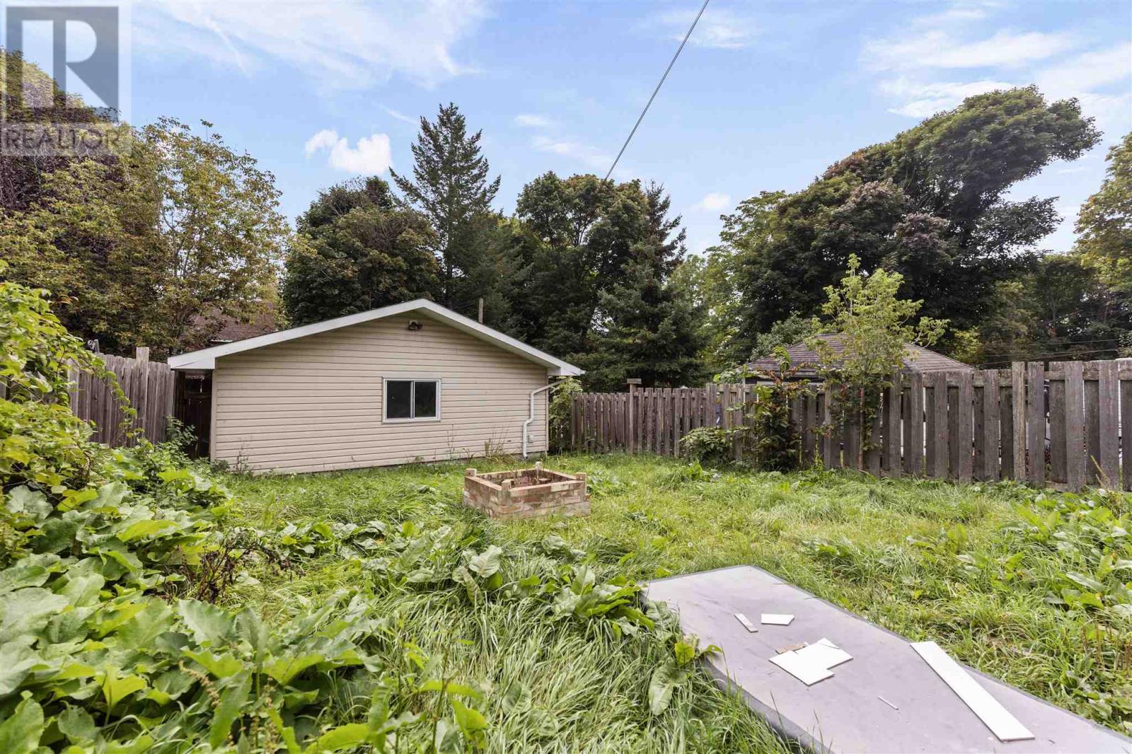 162 Pim St Property Photo 5