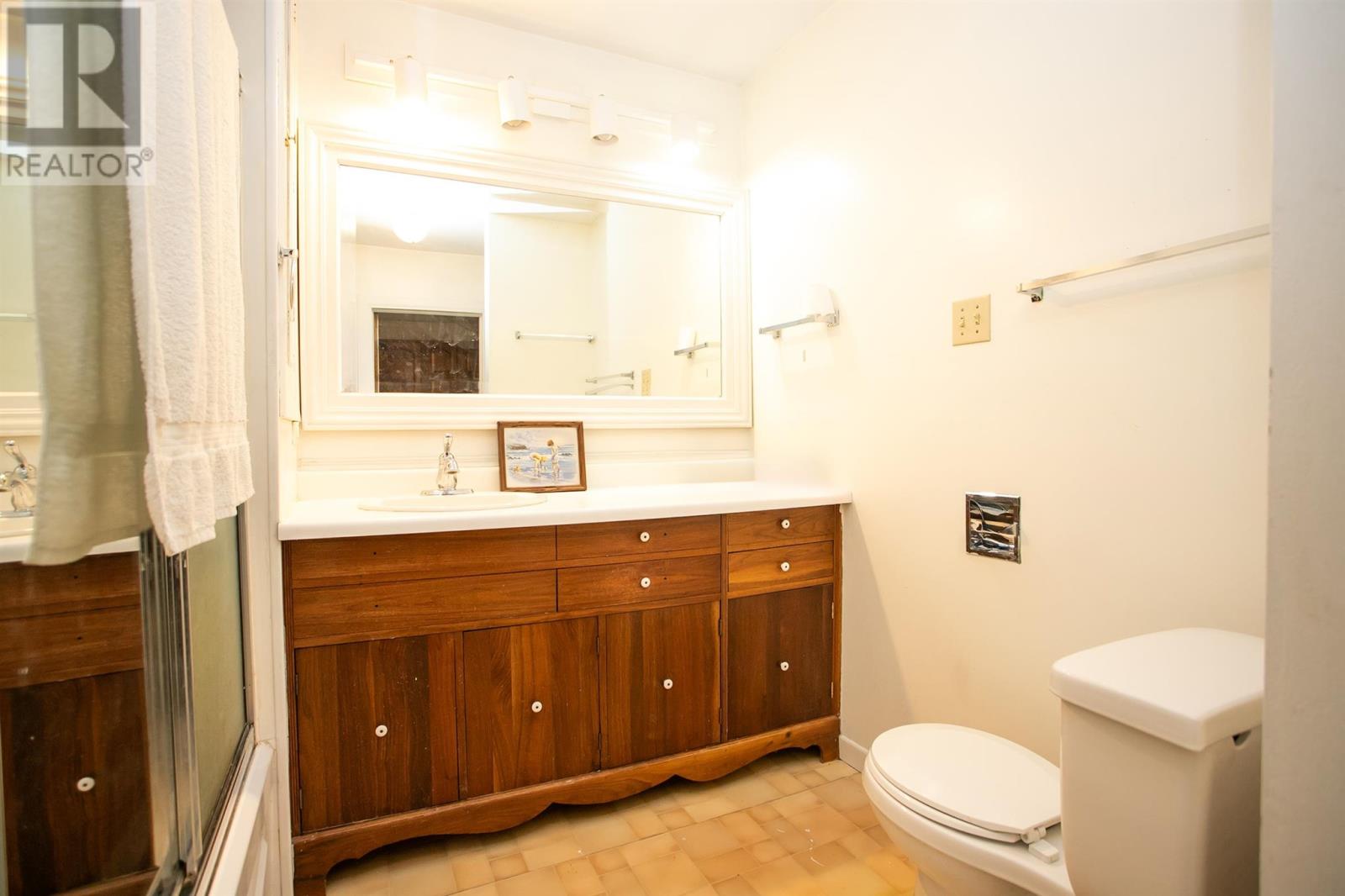 346 Bruce St Property Photo 13