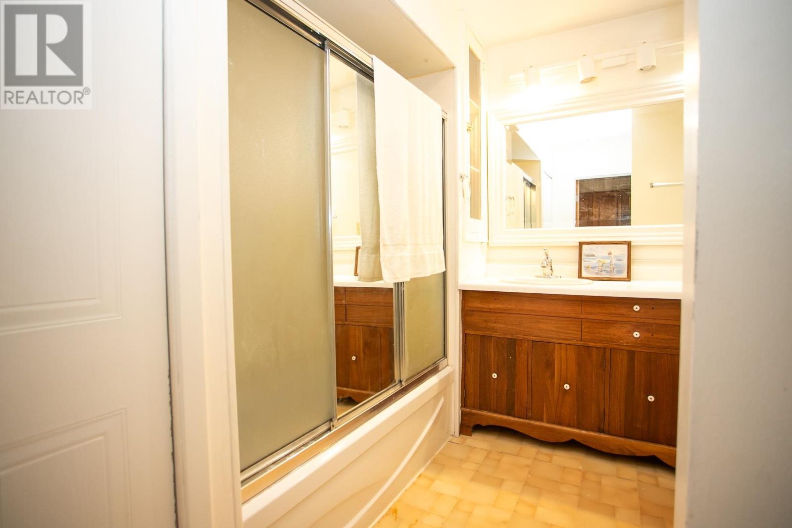 346 Bruce St Property Photo 14