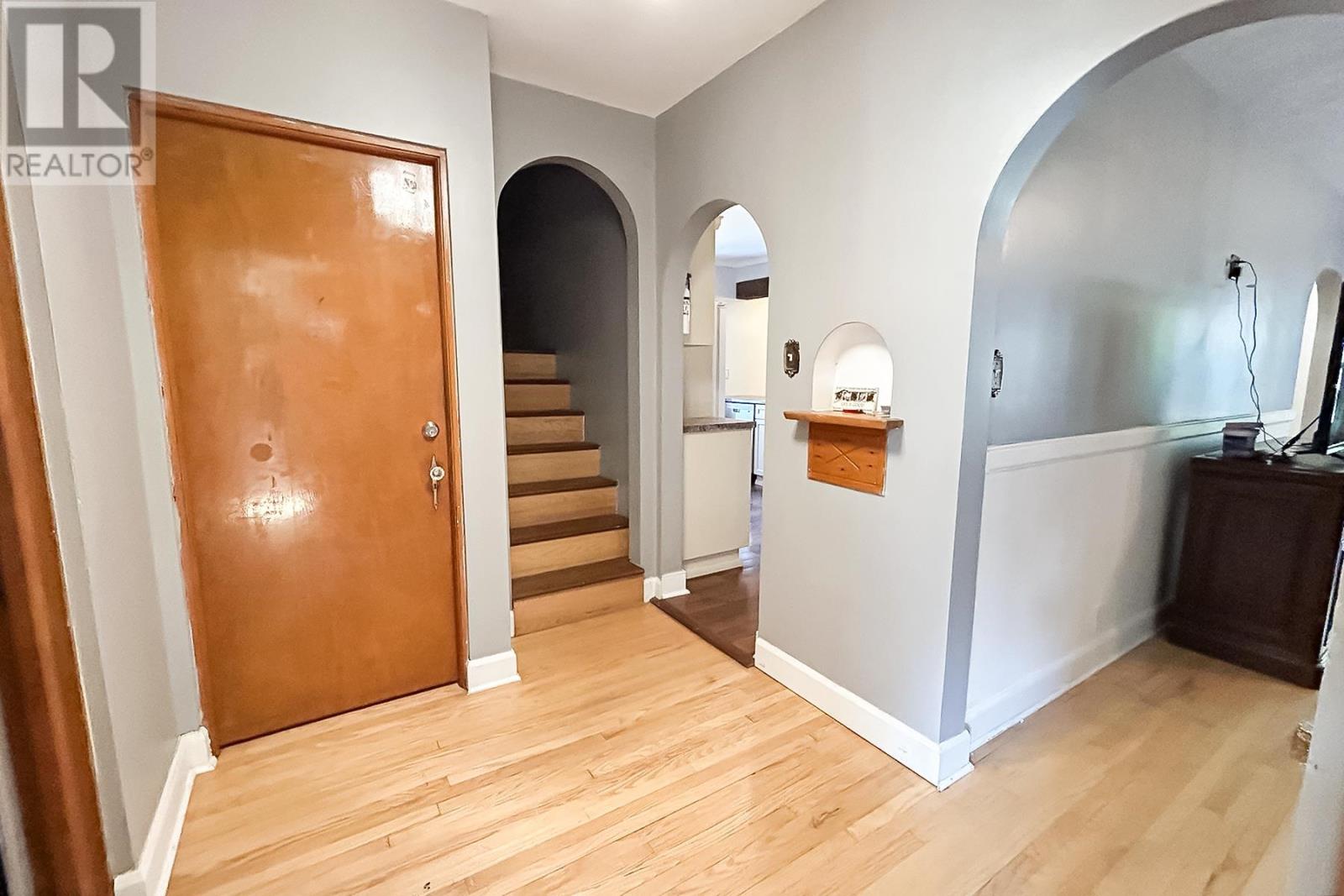 449 Wellington St E Property Photo 22