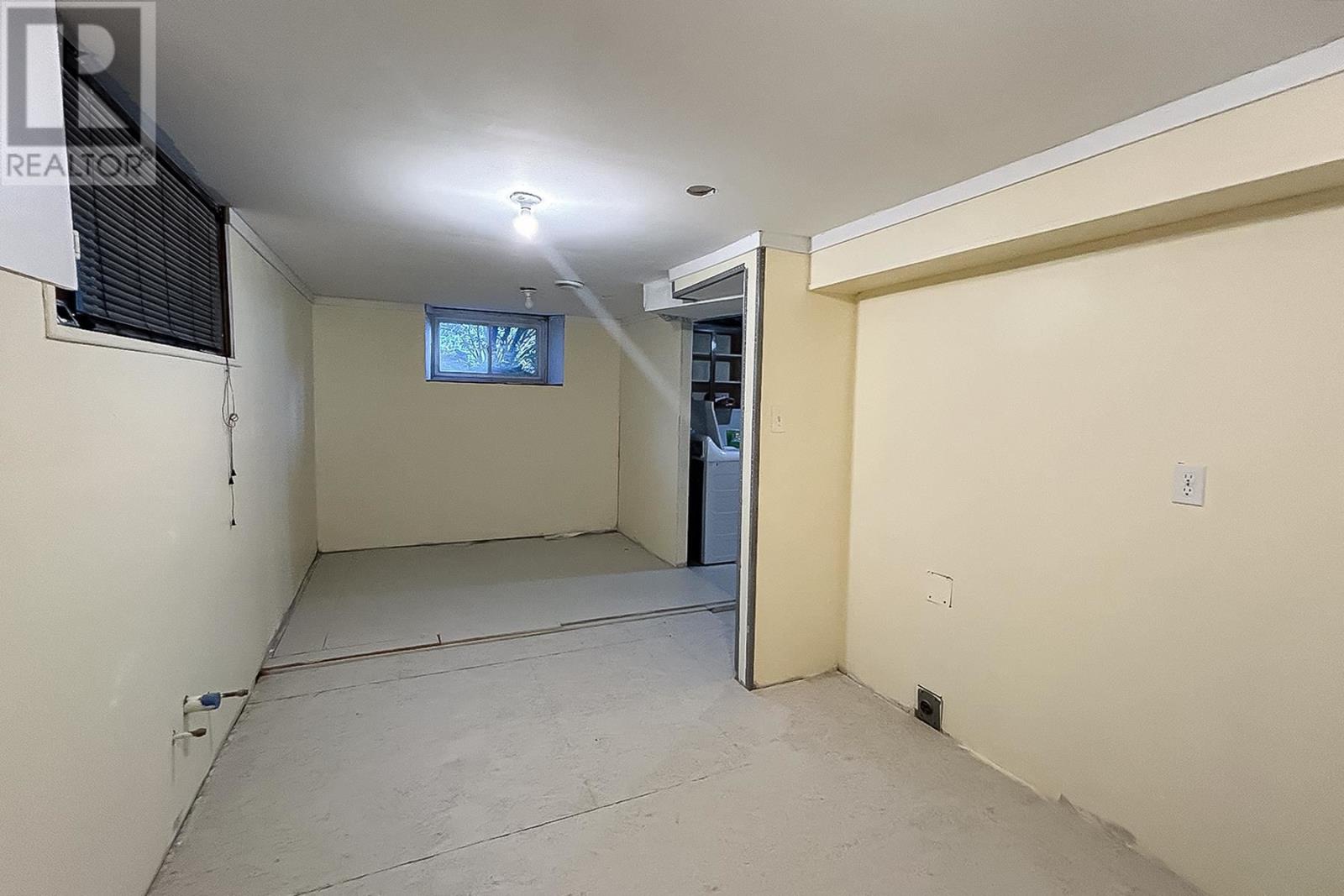 449 Wellington St E Property Photo 36
