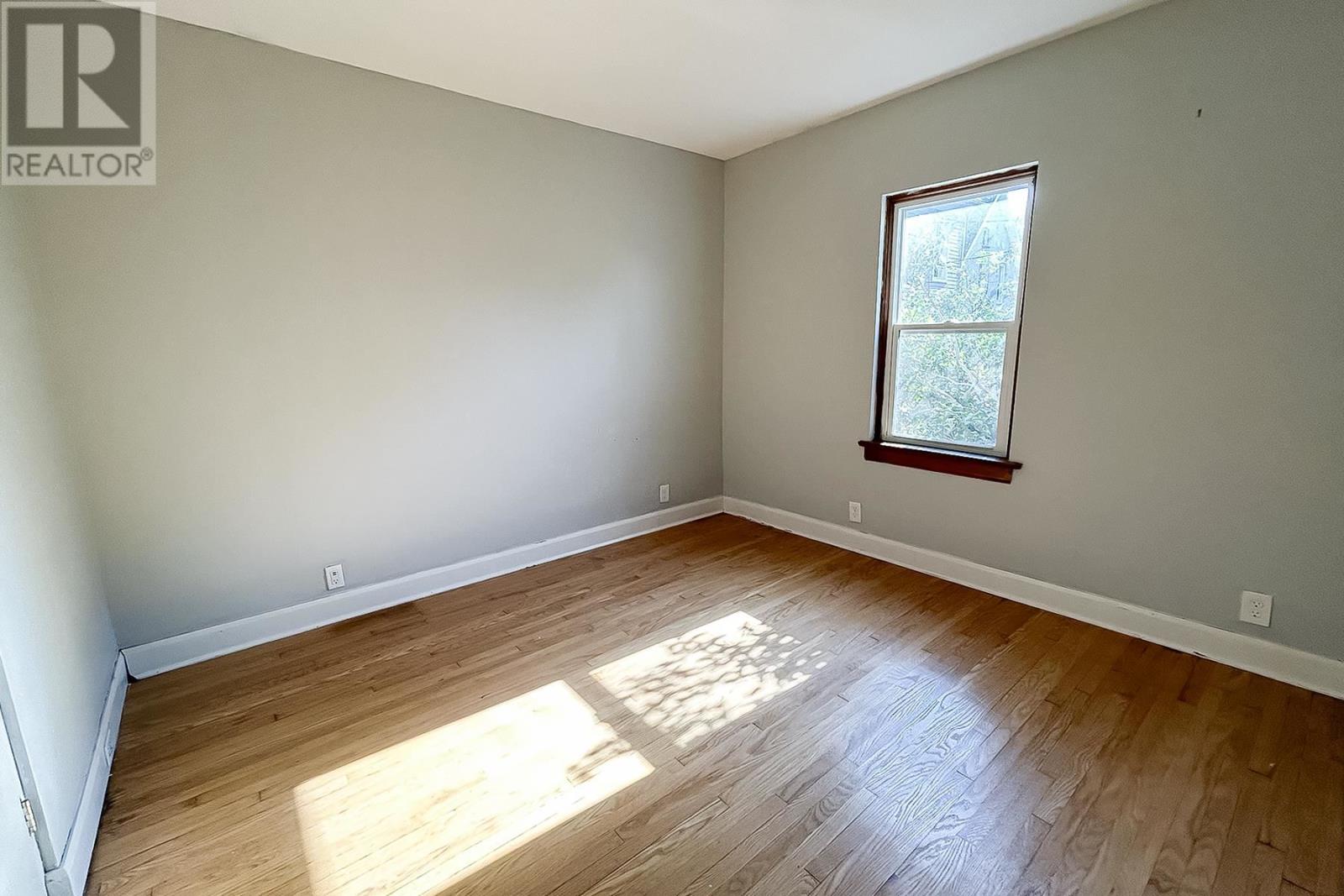 449 Wellington St E Property Photo 23