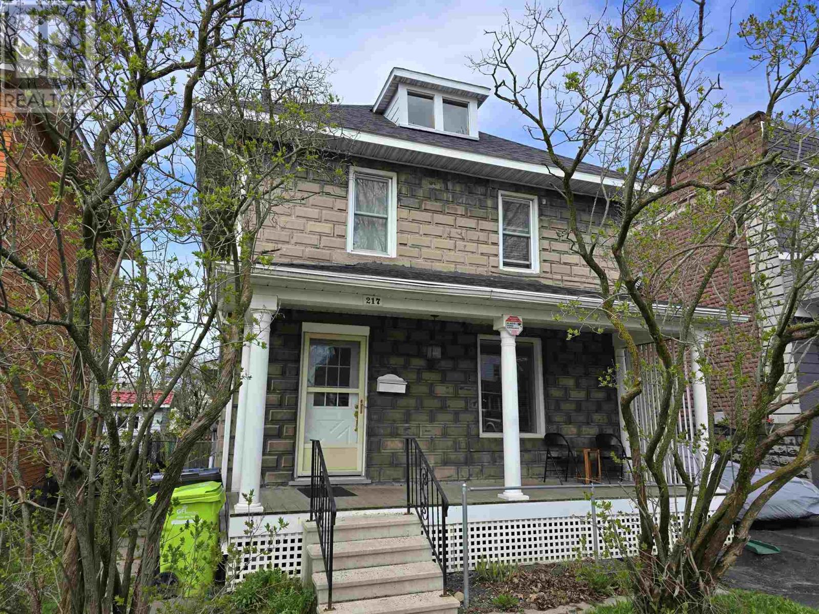 217 Brown St Property Photo 3