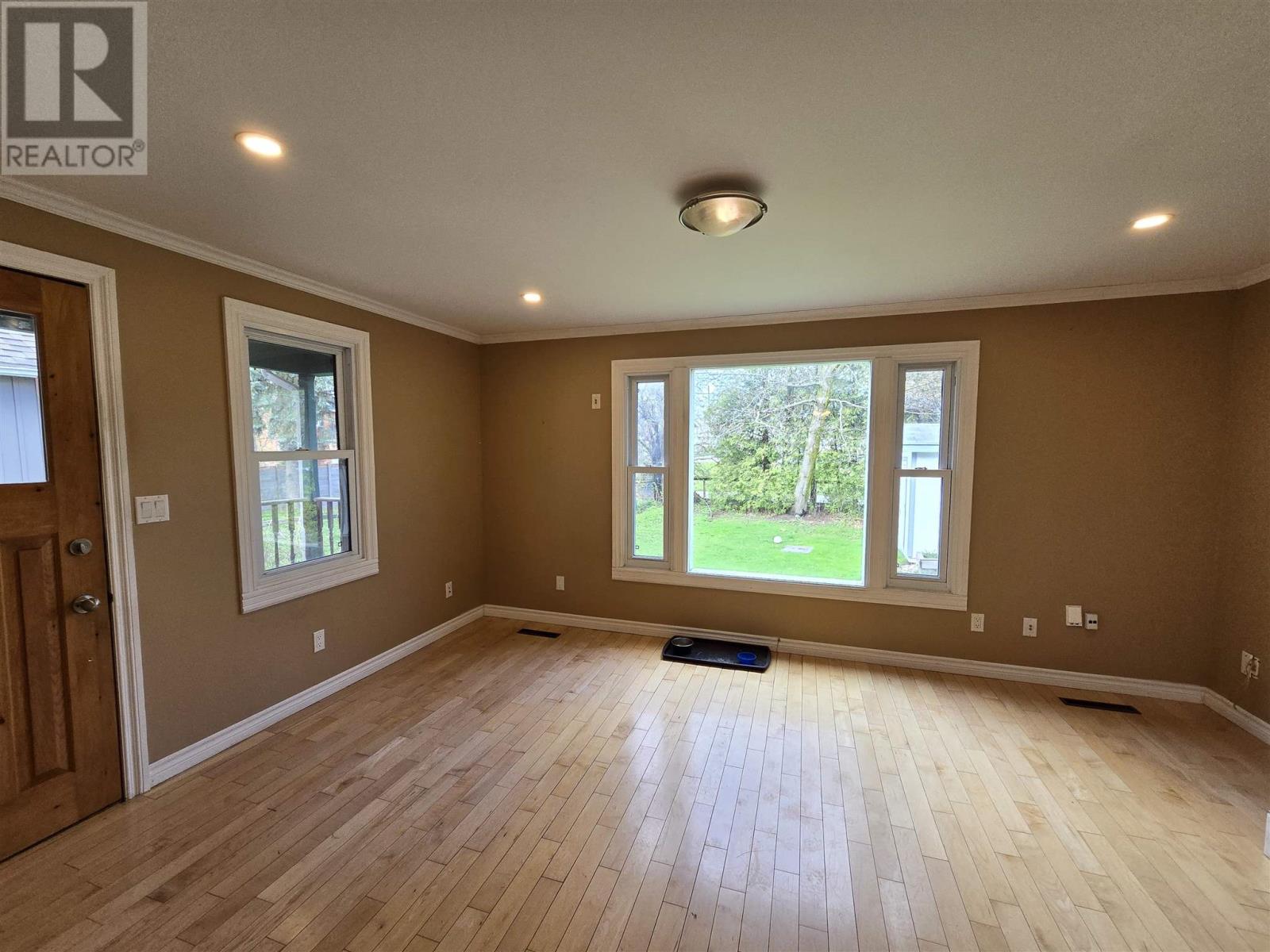 217 Brown St Property Photo 6