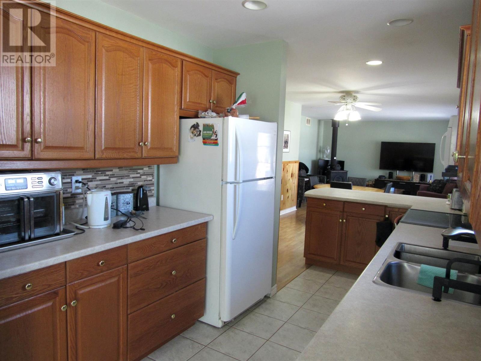 758 Sunset Beach Rd Property Photo 5